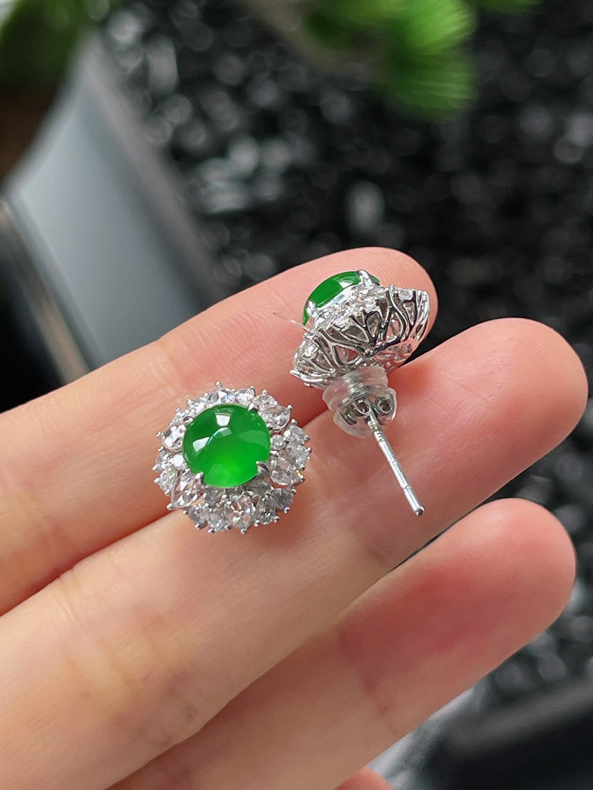 18k金 翡翠冰种满绿耳钉