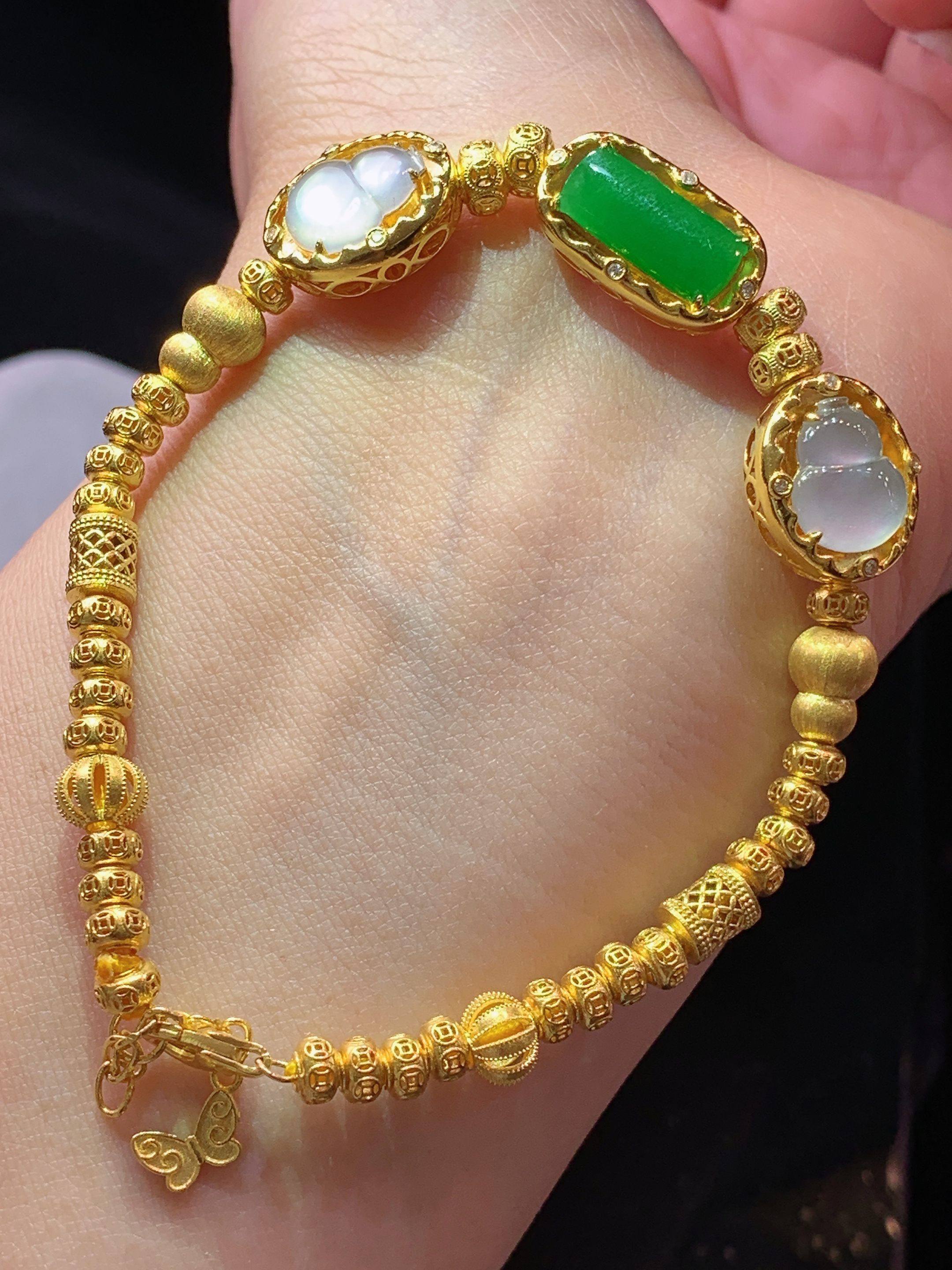 18k金钻镶嵌满绿玉柱搭配冰种葫芦手链 玉质细腻 色泽艳丽清新 水润亮眼 整体尺寸170*9.5*5.6b5