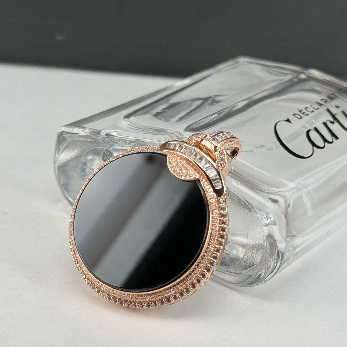 精品18k墨翠圆牌 种好色正 黑度极好 打灯通透 油性十足  尺寸44.3