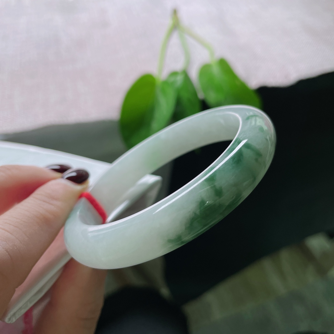 55.8/11.5/7.7飘花正圈，水润细腻，飘逸灵动，婉间风华，贵气，洒金，无裂，ss49365a