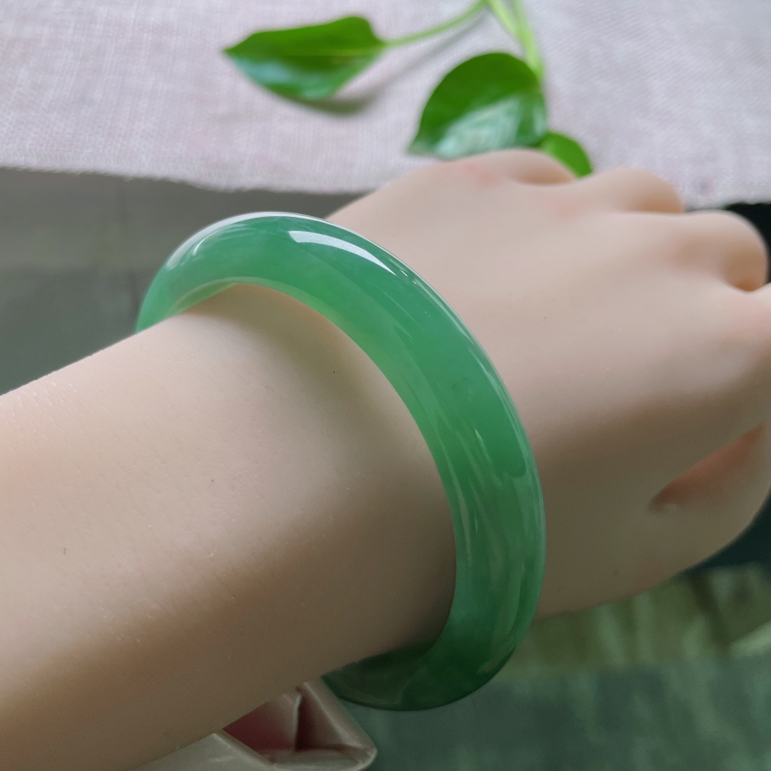 57.4/11.7/7.6，绿底正圈，颜色浓郁，纯正，极具视觉冲击力，乌鸡，无裂，ss50148a