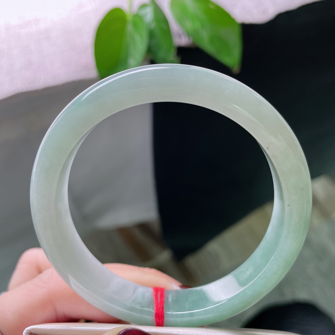 57.5/12.2/7.9，油绿底正圈，颜色由浅入深过渡，循序渐进，一点皮纹不显，ss50368a