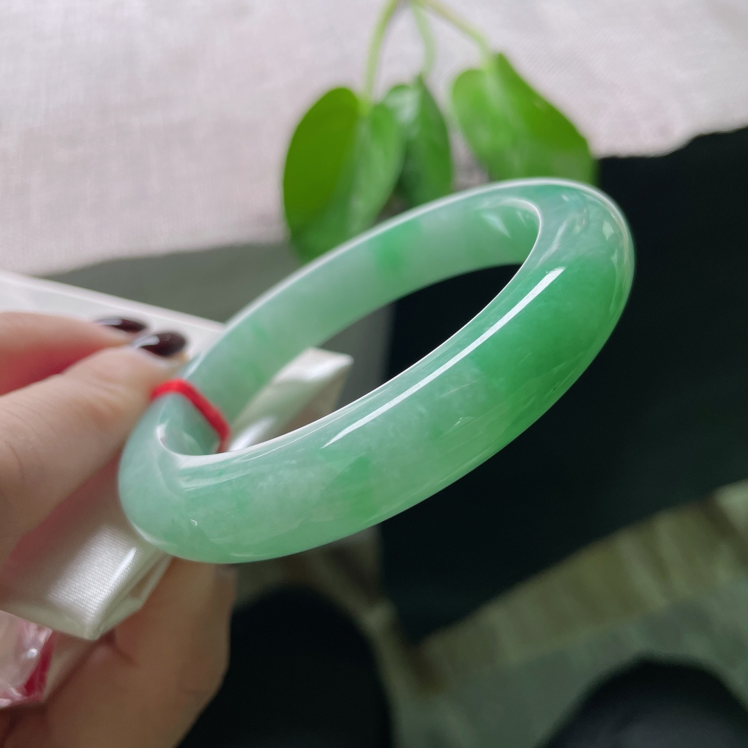 57.7/11.9/9.9绿底正圈，颜色艳丽，千娇百媚，水头好，种老，一点皮纹，ss50907a