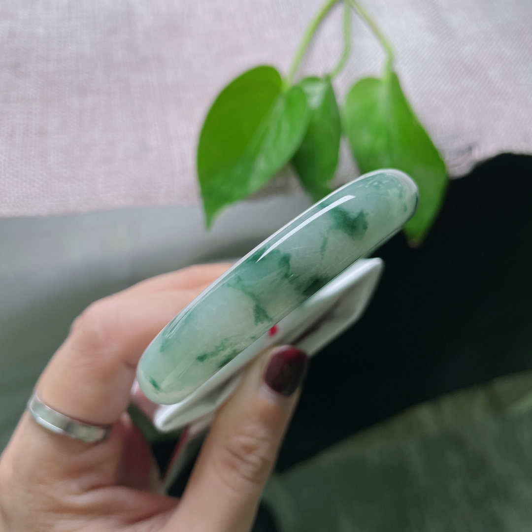 54/11.8/7.8，飘花正圈，是空山新雨后的清透，飘花是大师随意泼洒的墨痕，无裂，ss49417a