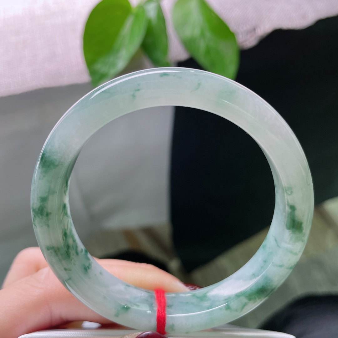 54/11.8/7.8，飘花正圈，是空山新雨后的清透，飘花是大师随意泼洒的墨痕，无裂，ss49417