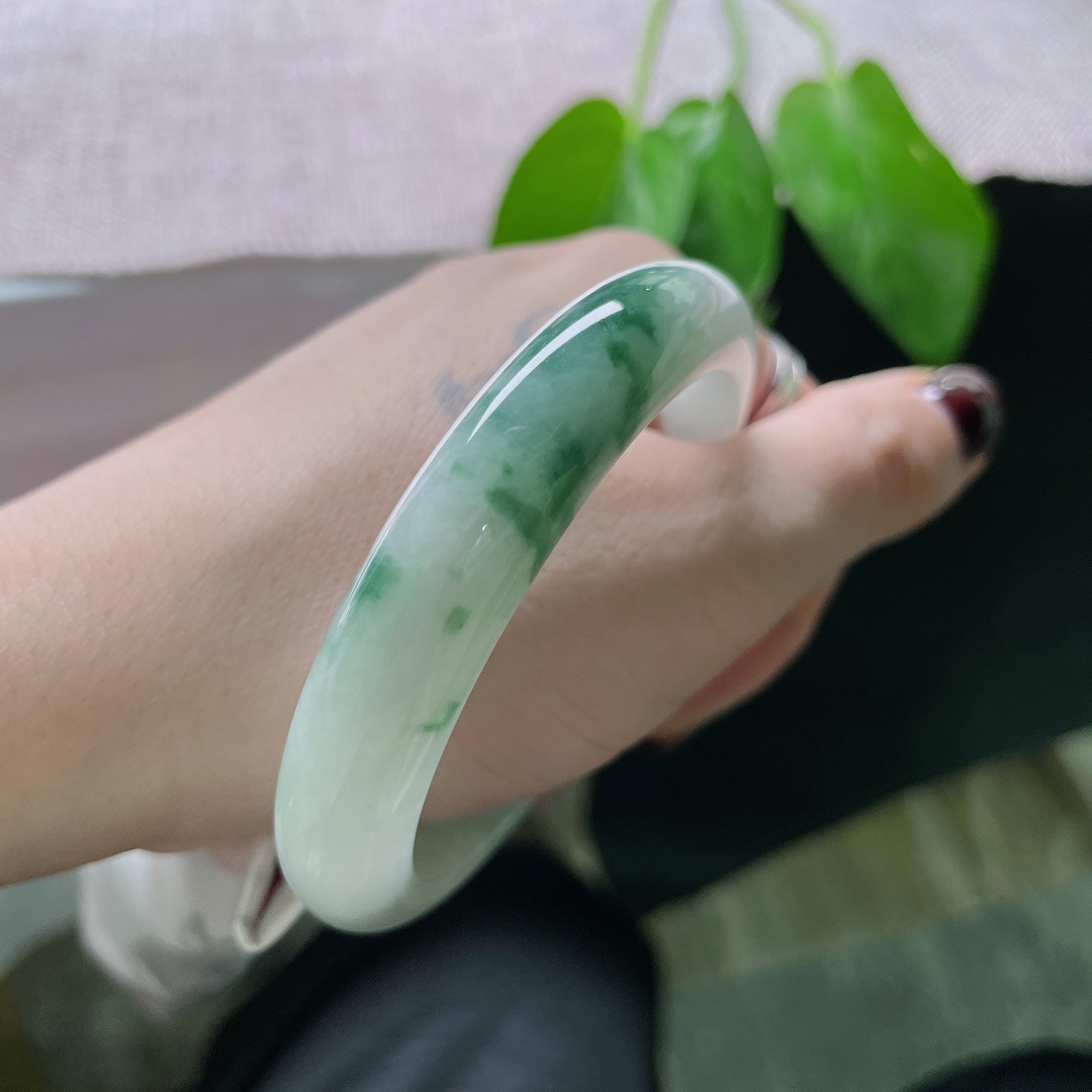 55.8/11.5/7.7飘花正圈，水润细腻，飘逸灵动，婉间风华，贵气，洒金，无裂，ss49365a