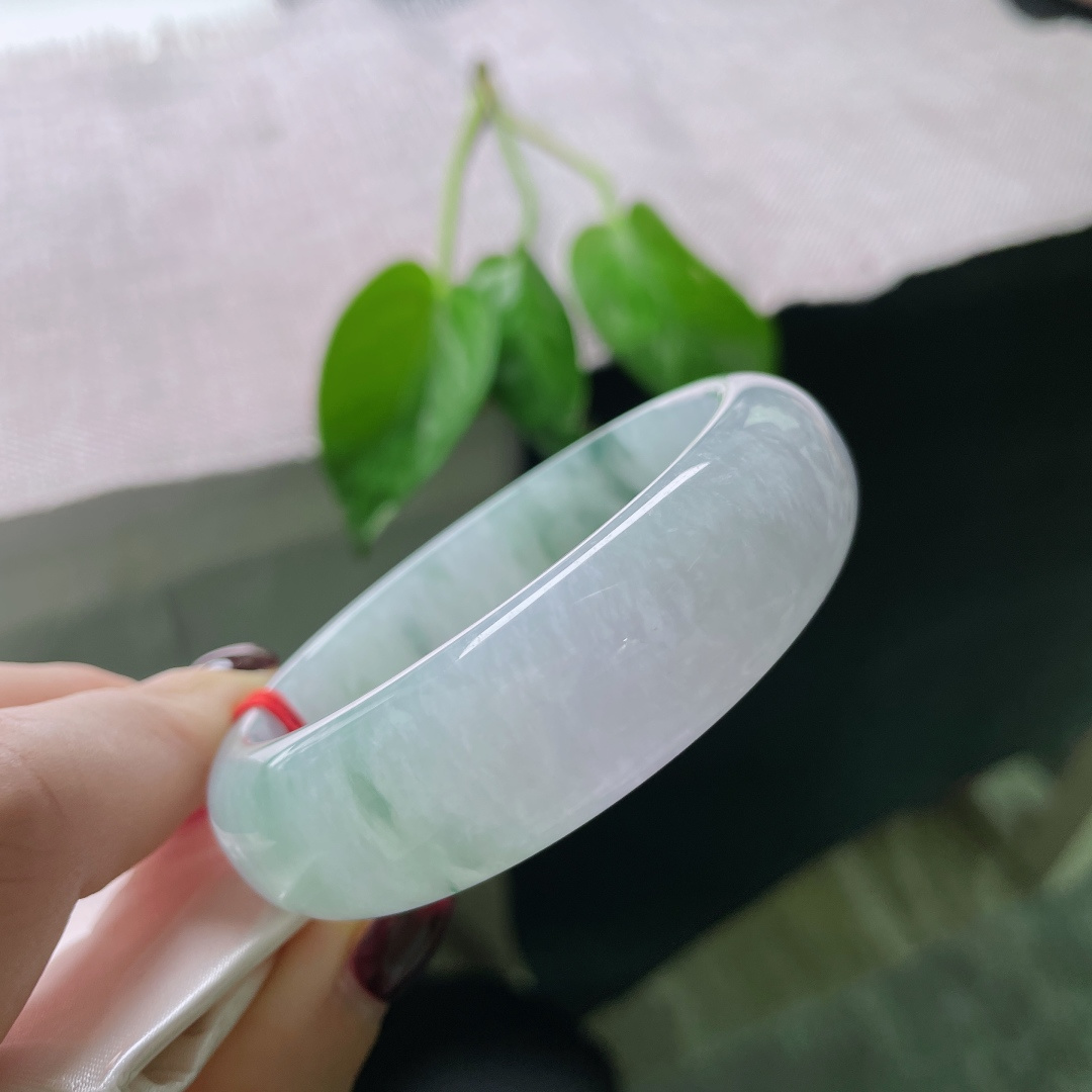 55.2/17.4/8.2紫罗兰正圈，飘花，一帘幽梦，般般入画。宽版，一点皮纹，ss50703a