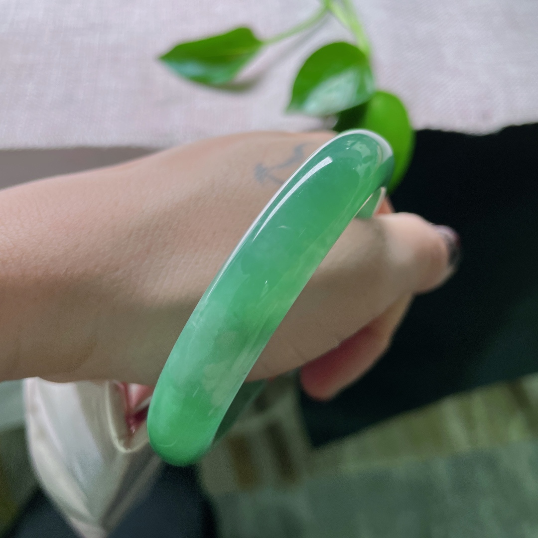 57.4/11.7/7.6，绿底正圈，颜色浓郁，纯正，极具视觉冲击力，乌鸡，无裂，ss50148a