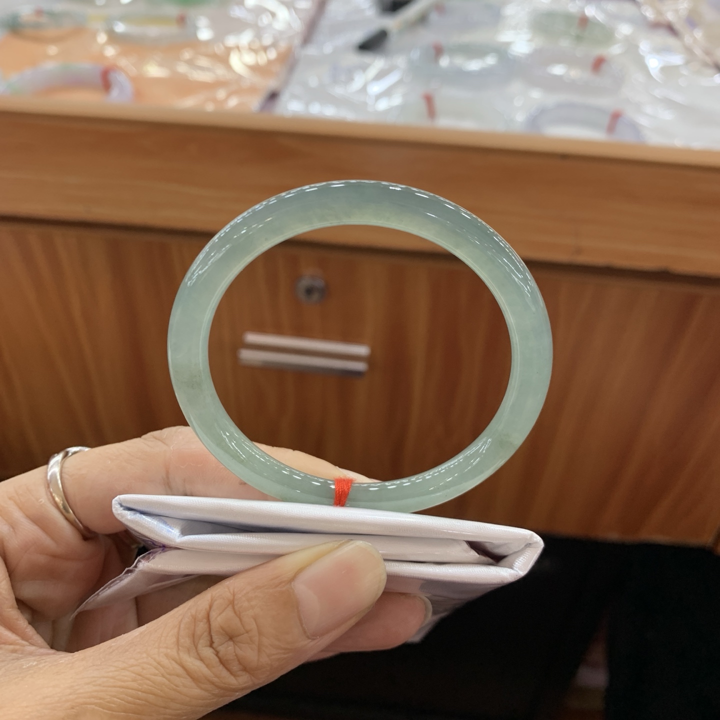 041001FN 蓝水圆条翡翠手镯 53.1-6-6.7