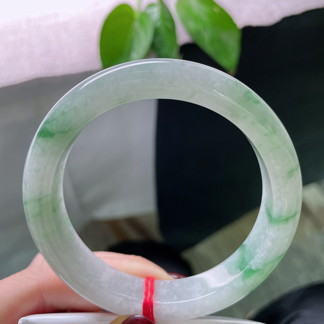 57.2/12/8.8飘花正圈，水润细腻，飘逸灵动，婉间艳丽，贵气，无裂，ss50763a