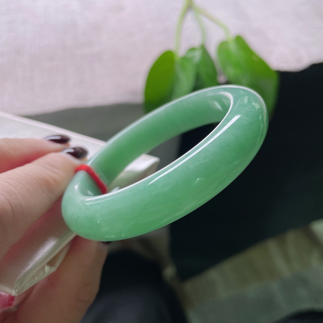 50.7/11.8/7.8，绿底，水润，细腻，贵气，一点皮纹，雍容华贵，耐看，ss50807a