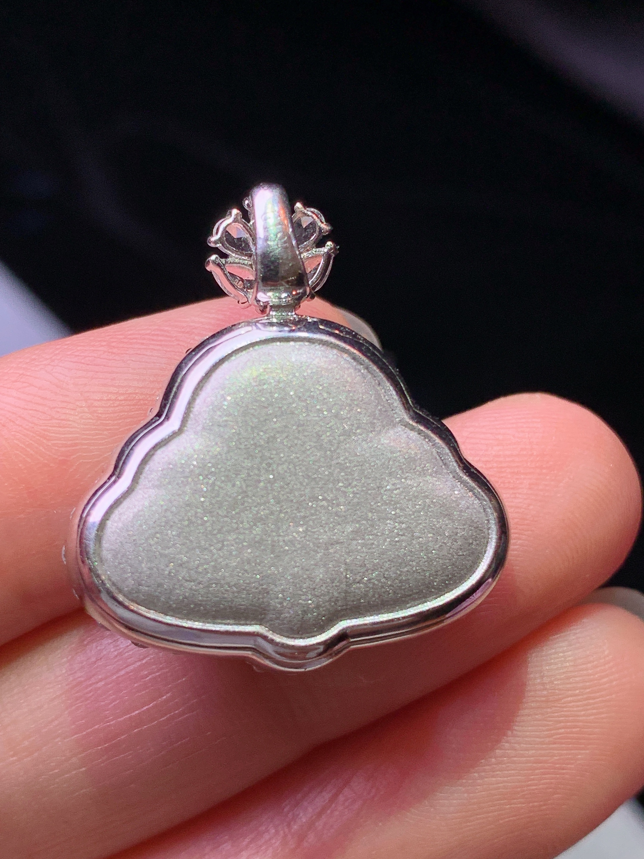 18k金钻镶嵌满绿佛公吊坠 玉质细腻 色泽艳丽清新 水润亮眼 整体尺寸25.5*23*9m4