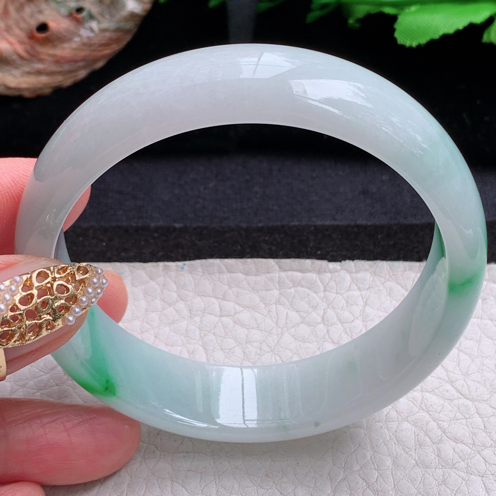 xc白底青款58.5*16.3*6.5轮胎镯 天然缅甸翡翠a货手镯飘绿大气正圈玉镯子