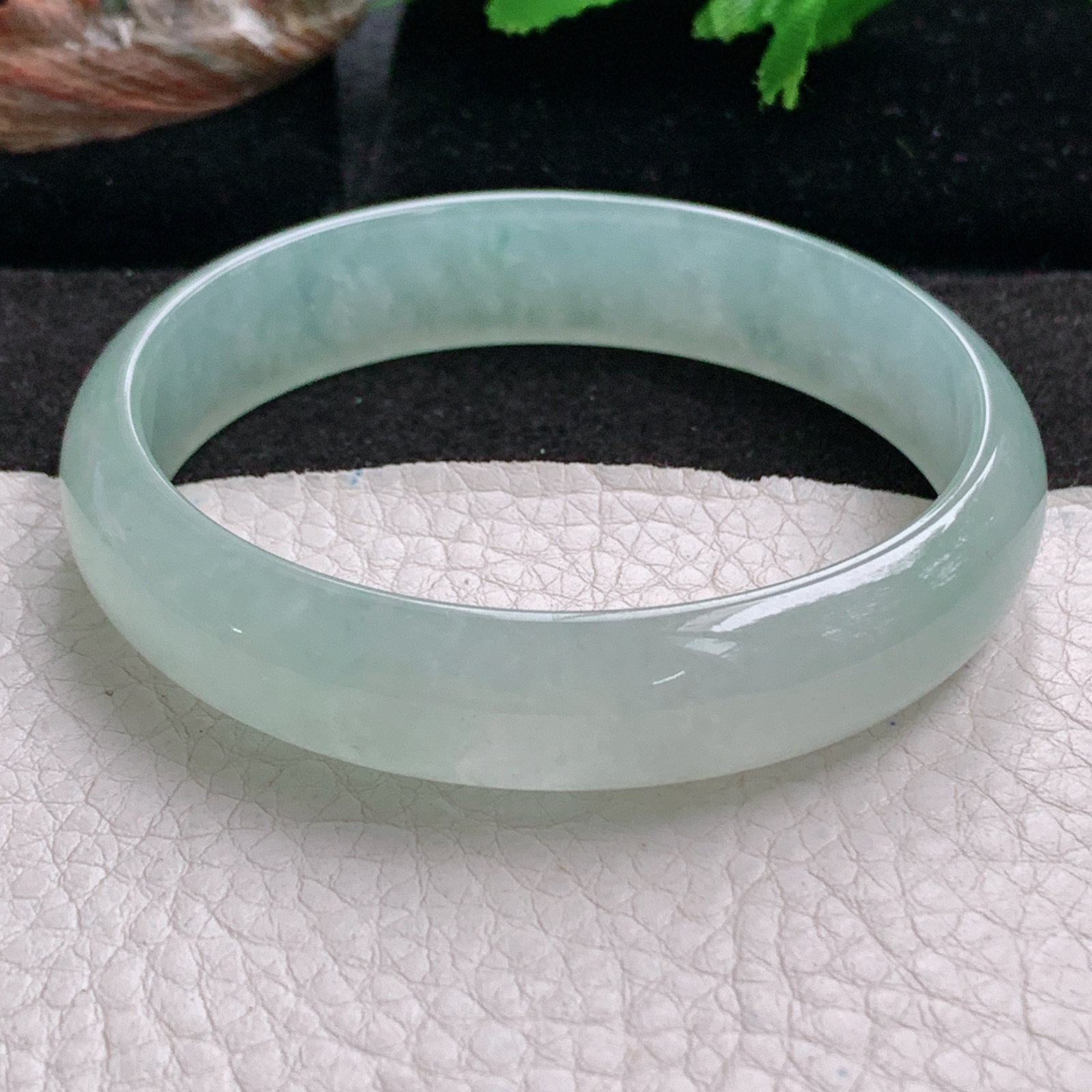 js实拍58.5*13*6.2平安镯 天然缅甸翡翠a货手镯冰种浅绿正圈玉镯子