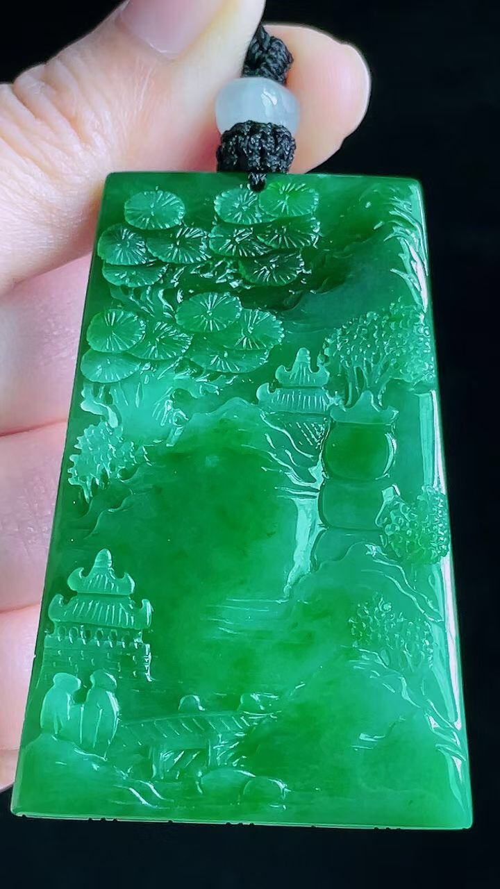 【翡翠名称】老坑种冰满绿山水牌吊坠挂件
【翡翠尺寸】56.6/38.4/5mm
【翡翠描述】宝贝种老