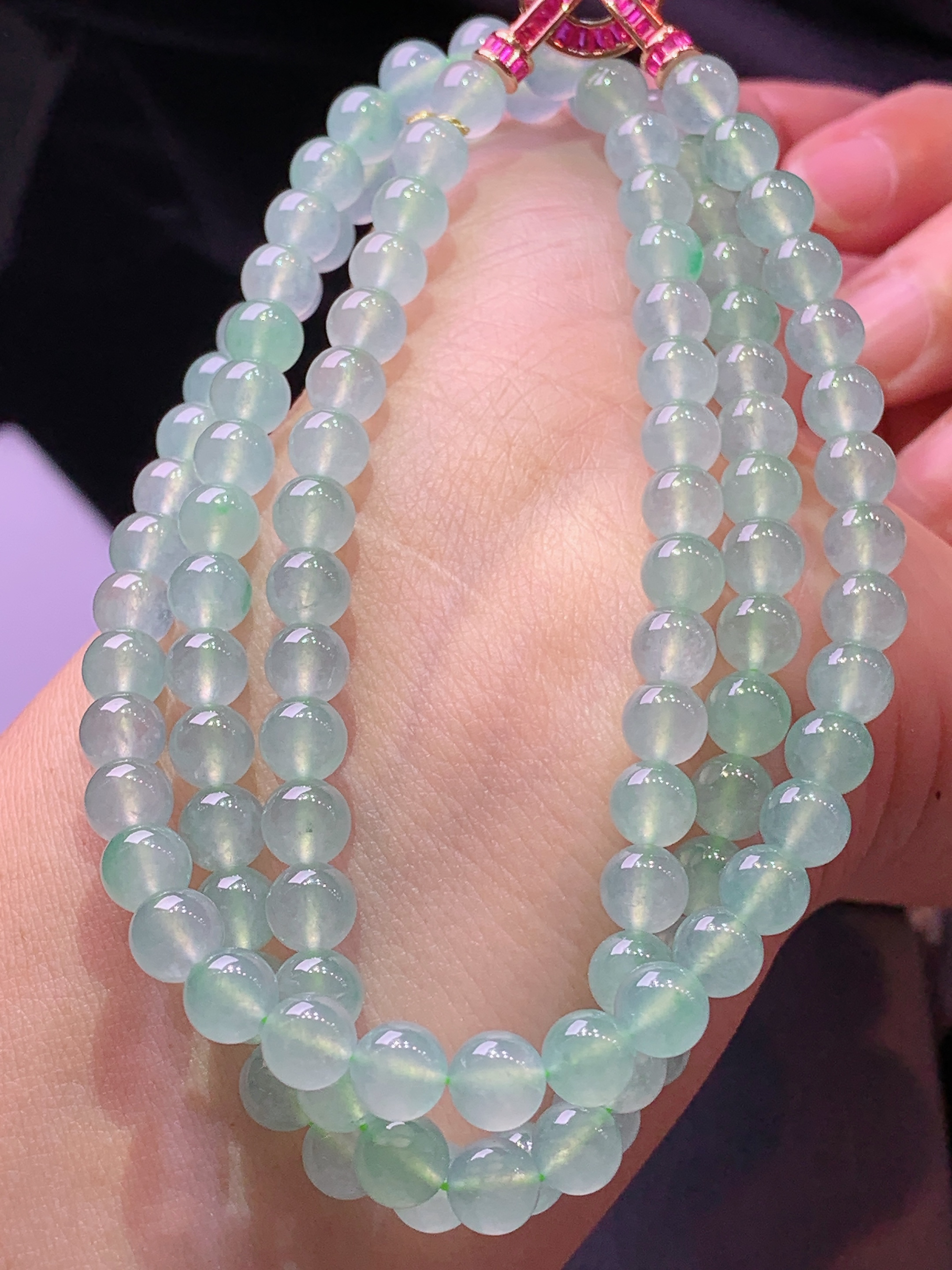 冰种圆珠项链 玉质细腻 色泽艳丽清新 水润亮眼 整体尺寸6c5