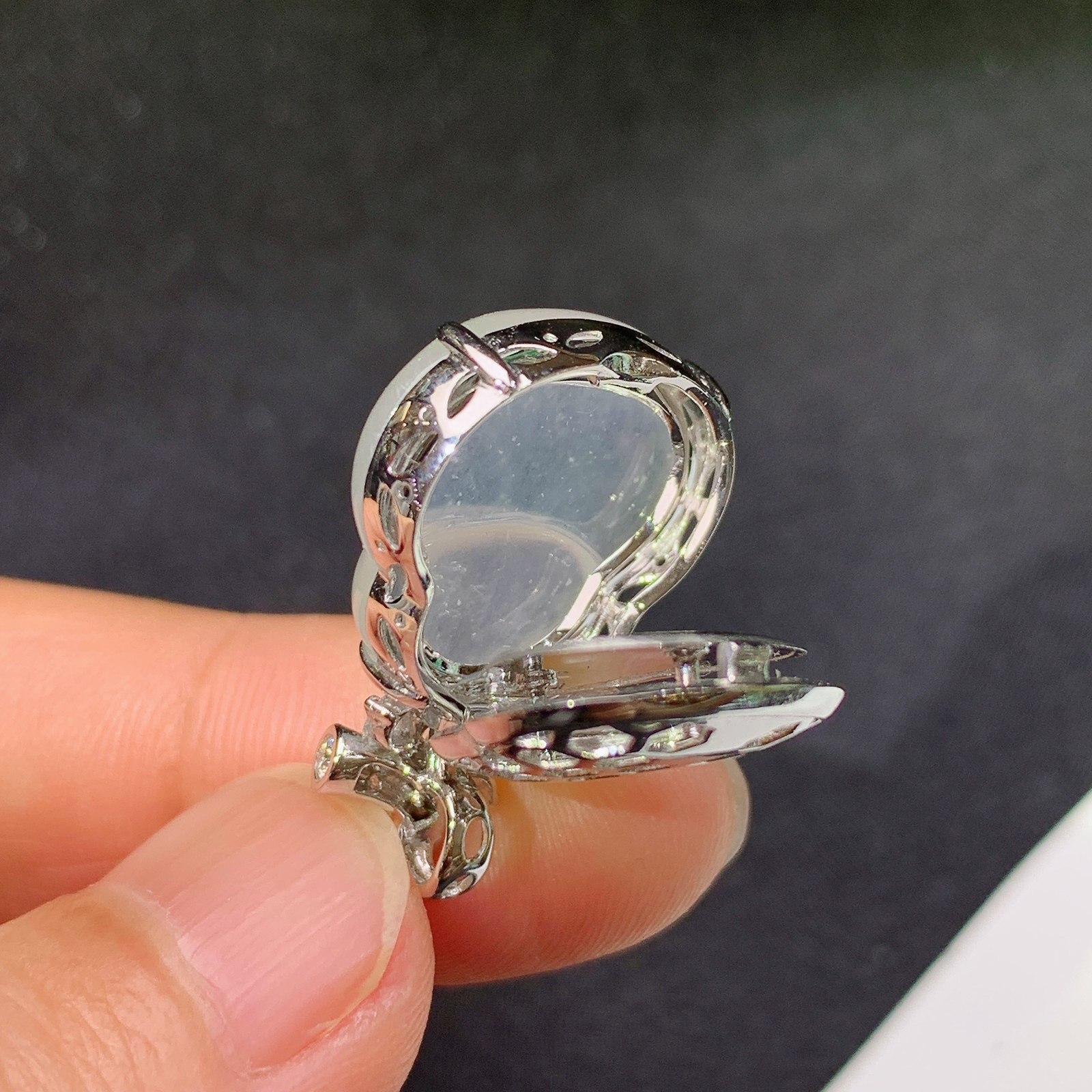 冰种葫芦吊坠，18k金镶嵌，冰润饱满，玉质细腻，种水足，Ff  尺寸24.3*15.7*8.1