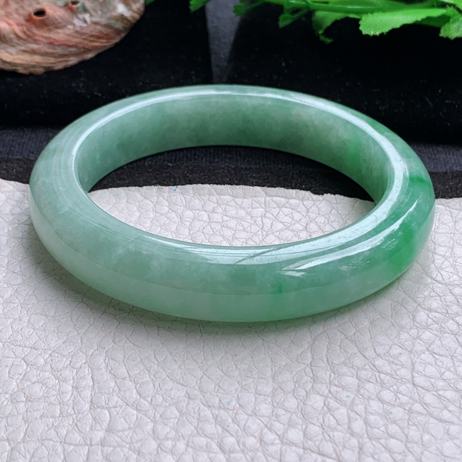 xc大圈口60*12.6*9.8平安镯 天然缅甸翡翠a货手辣绿厚装大气正圈玉镯子