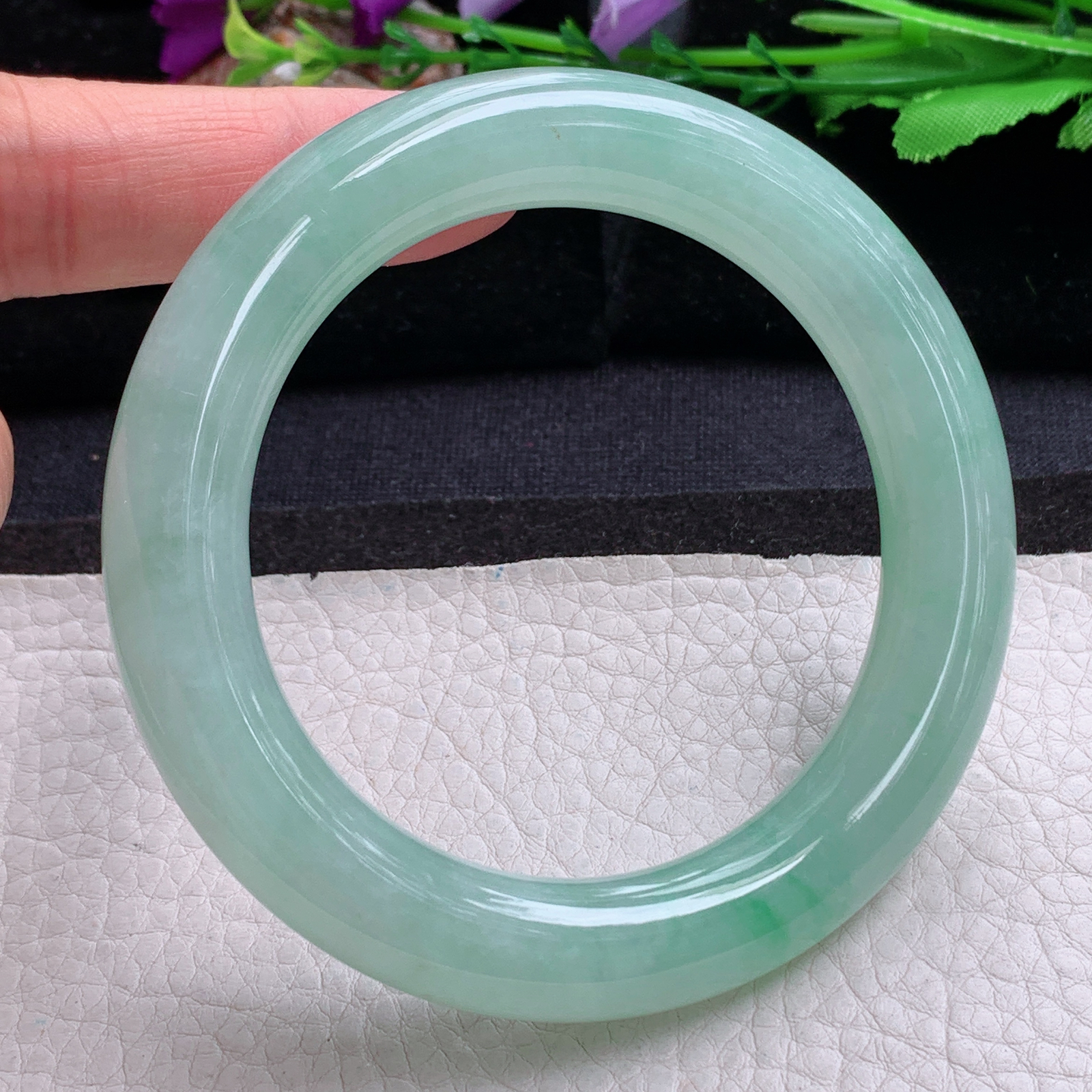 js实拍59*12*12.3胖圆镯 天然缅甸翡翠a货手镯冰绿圆条正圈玉镯子