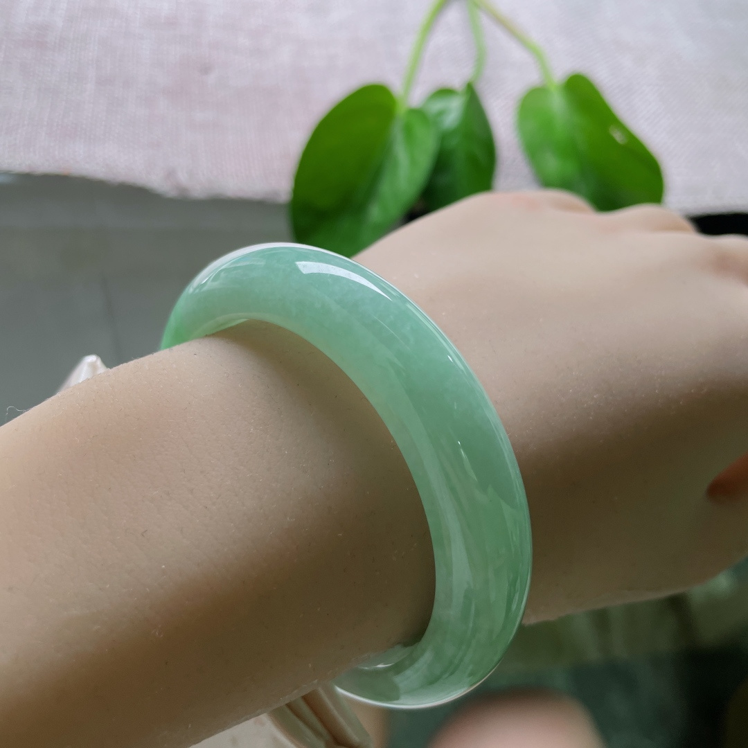 51.8/12.6/8.7绿底正圈，水润，版型好，青春年华，甜美，皮纹，无裂，ss51065a