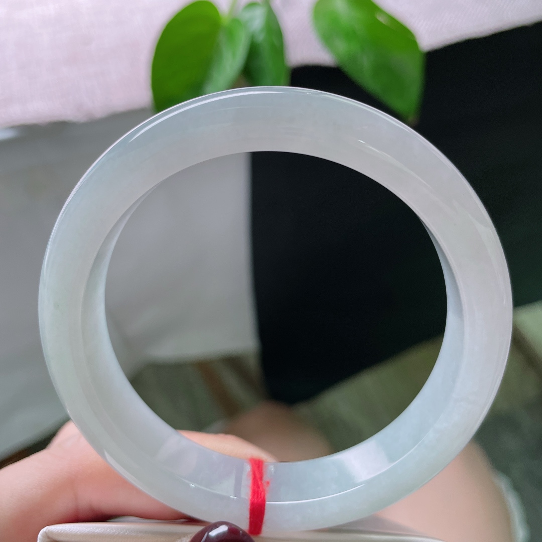 59.4/12.6/8.5，浅绿底正圈，水头好，如晨光微露，万物皆温柔。无裂。ss49090a