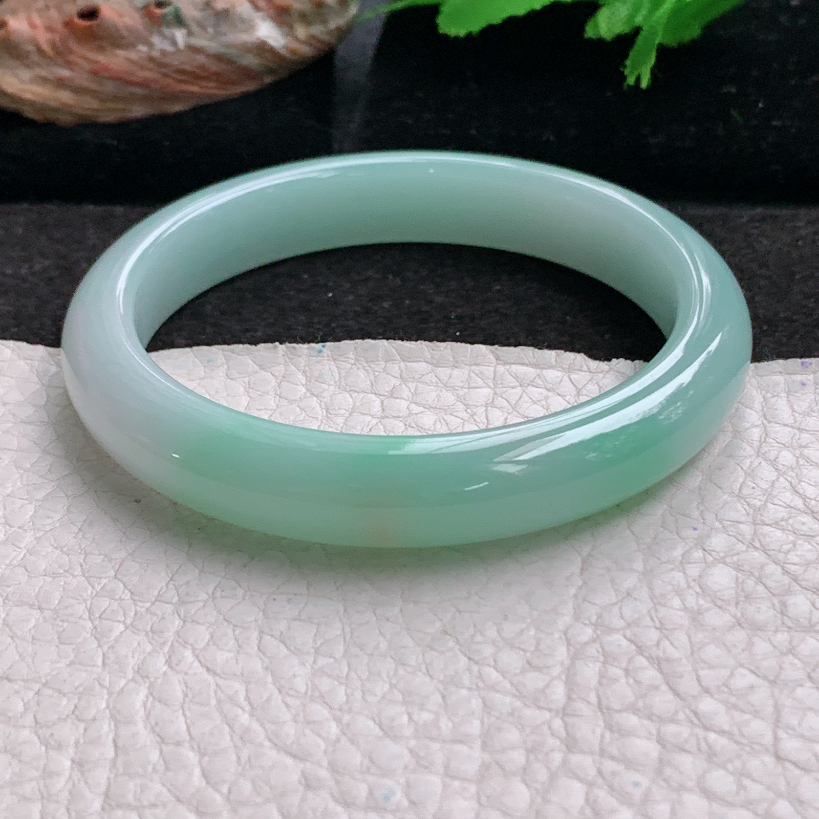 js大圈口63*12.5*7平安镯 天然缅甸翡翠a货手镯飘绿大气正圈玉镯子