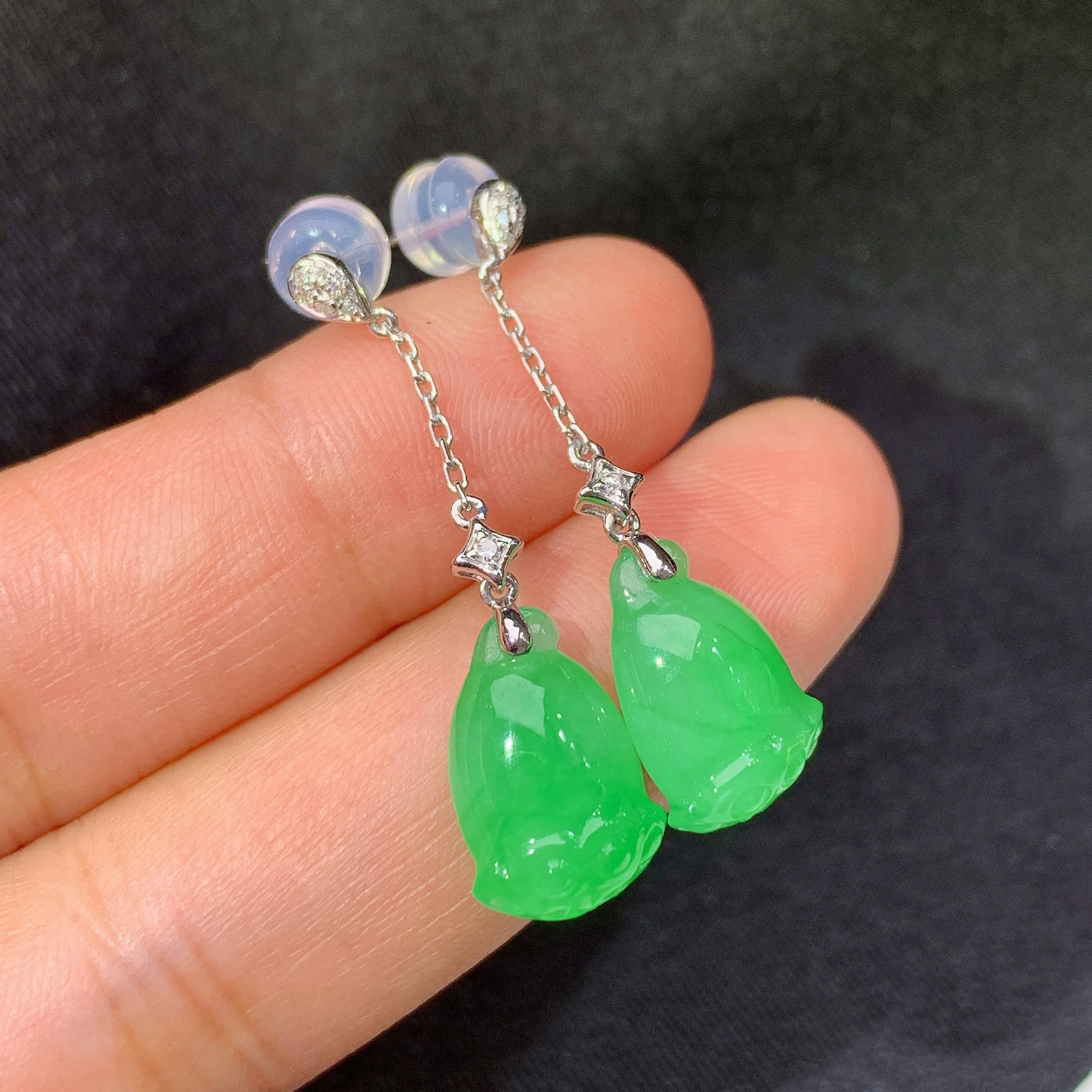 阳绿莲蓬耳坠，18k金镶嵌，款式新颖，冰润色阳，种水足，Zha 尺寸13*8.9*5.2