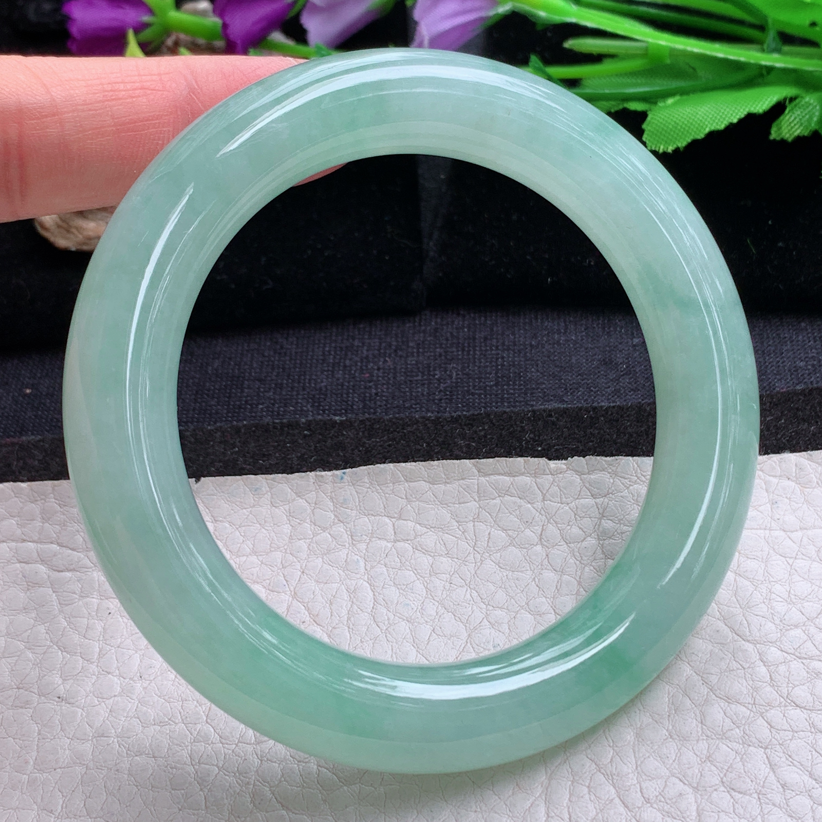 js实拍59*12*12.3胖圆镯 天然缅甸翡翠a货手镯冰绿圆条正圈玉镯子