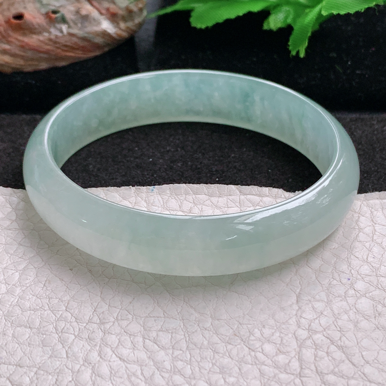 js实拍58.5*13*6.2平安镯 天然缅甸翡翠a货手镯冰种浅绿正圈玉镯子