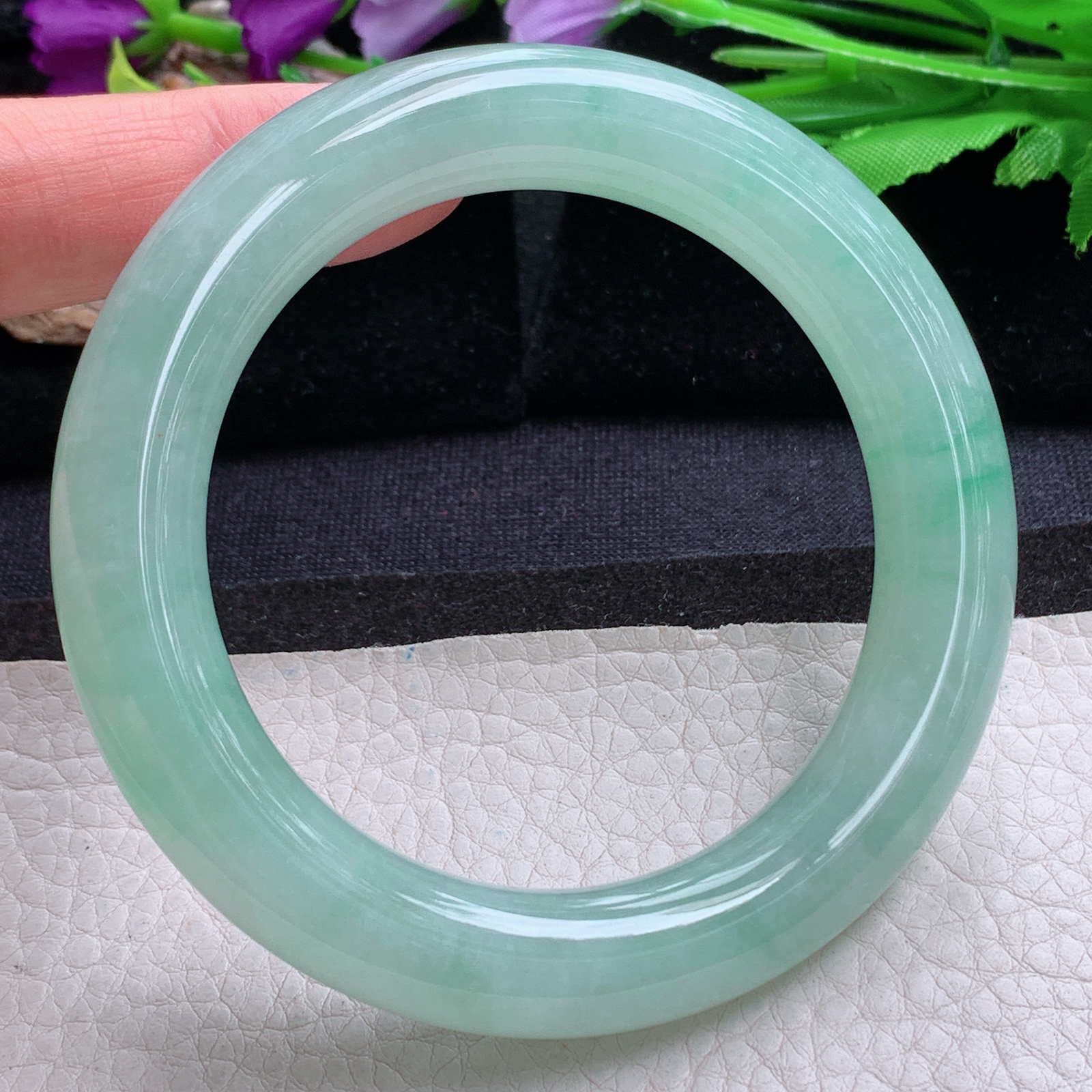 js实拍59*12*12.3胖圆镯 天然缅甸翡翠a货手镯冰绿圆条正圈玉镯子