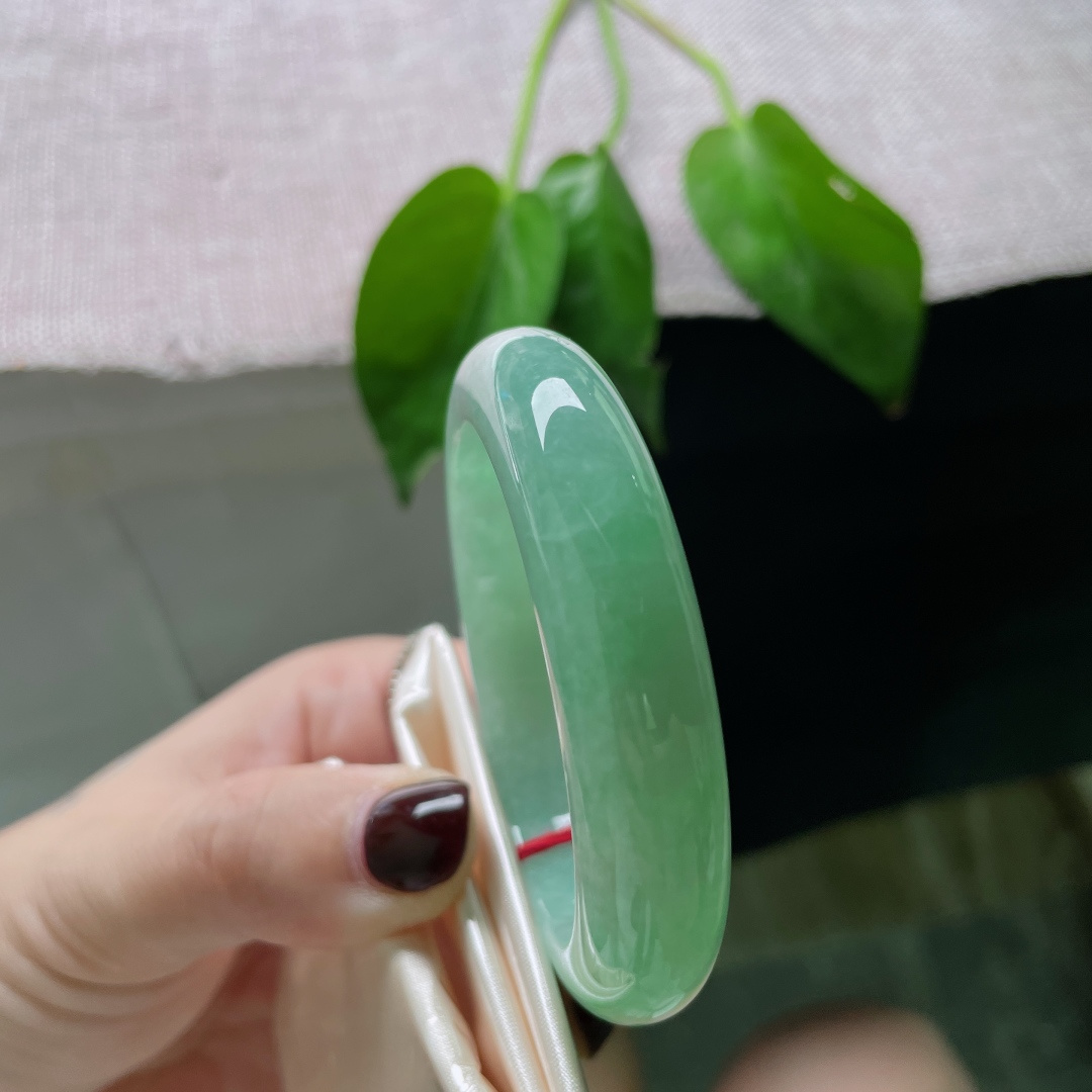 51.8/12.6/8.7绿底正圈，水润，版型好，青春年华，甜美，皮纹，无裂，ss51065a