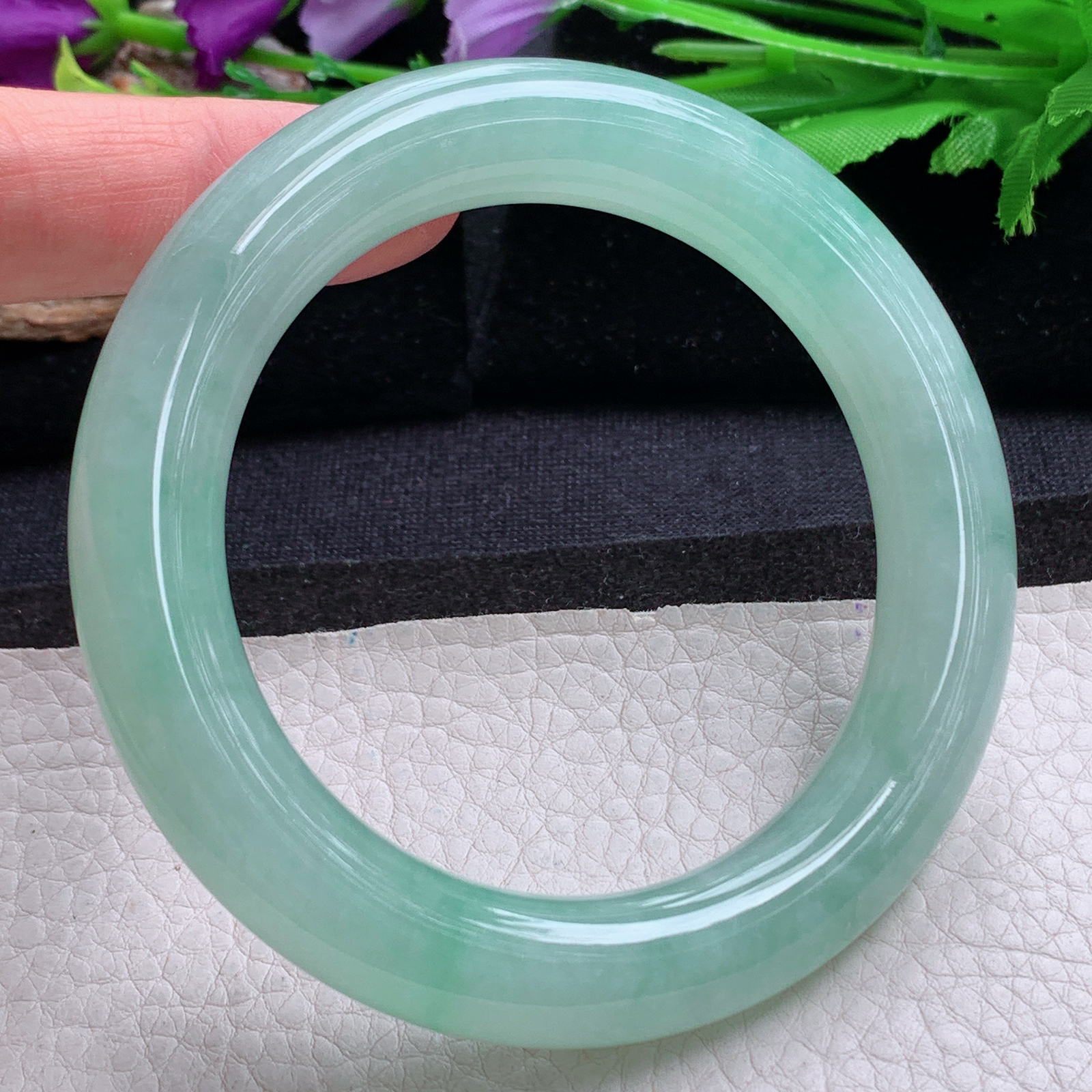 js实拍59*12*12.3胖圆镯 天然缅甸翡翠a货手镯冰绿圆条正圈玉镯子