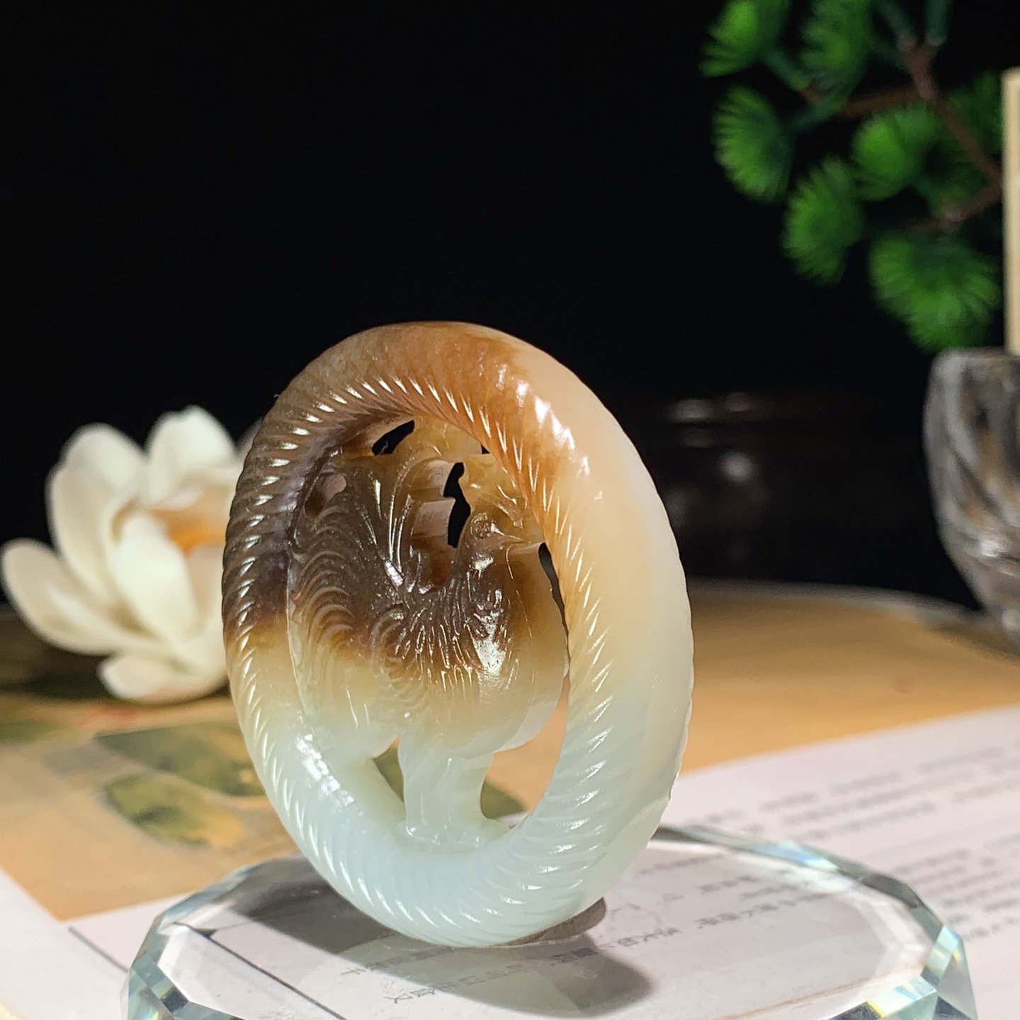 新疆和田玉且末糖吉祥如意鸡挂件 尺寸47/9重30.5克。玉质细腻油润。手推出油。佩戴高端典雅。lt260415