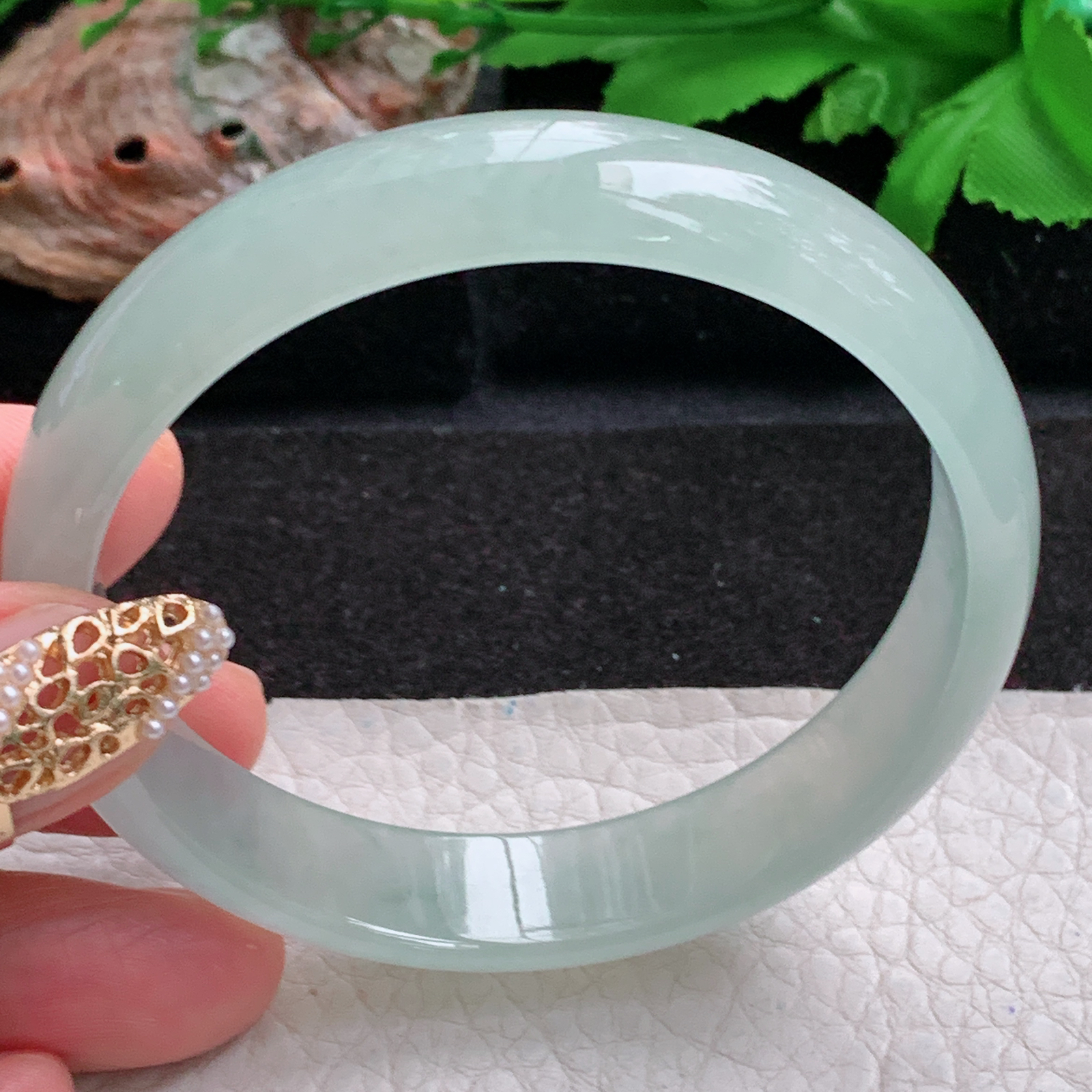 js实拍58.5*13*6.2平安镯 天然缅甸翡翠a货手镯冰种浅绿正圈玉镯子