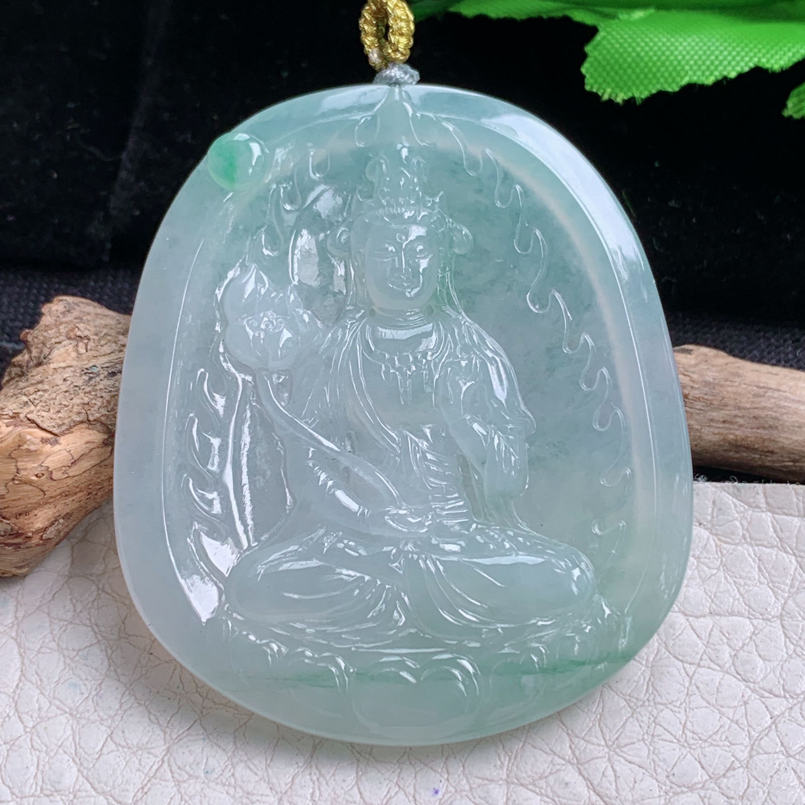 rp实拍52.8*45.3*5.3天然缅甸翡翠冰飘绿大势至 生肖守护神玉吊坠 玉挂件