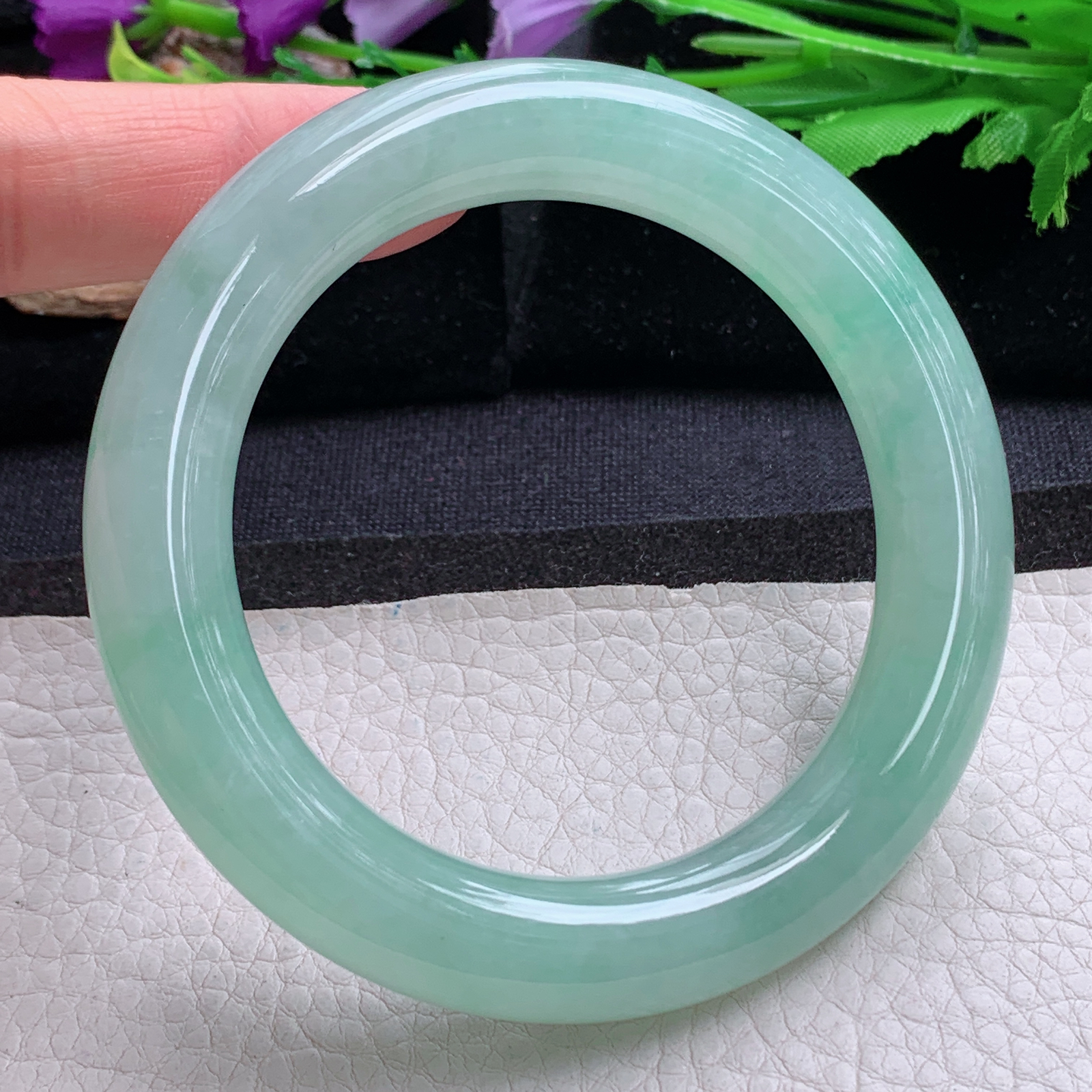 js实拍59*12*12.3胖圆镯 天然缅甸翡翠a货手镯冰绿圆条正圈玉镯子