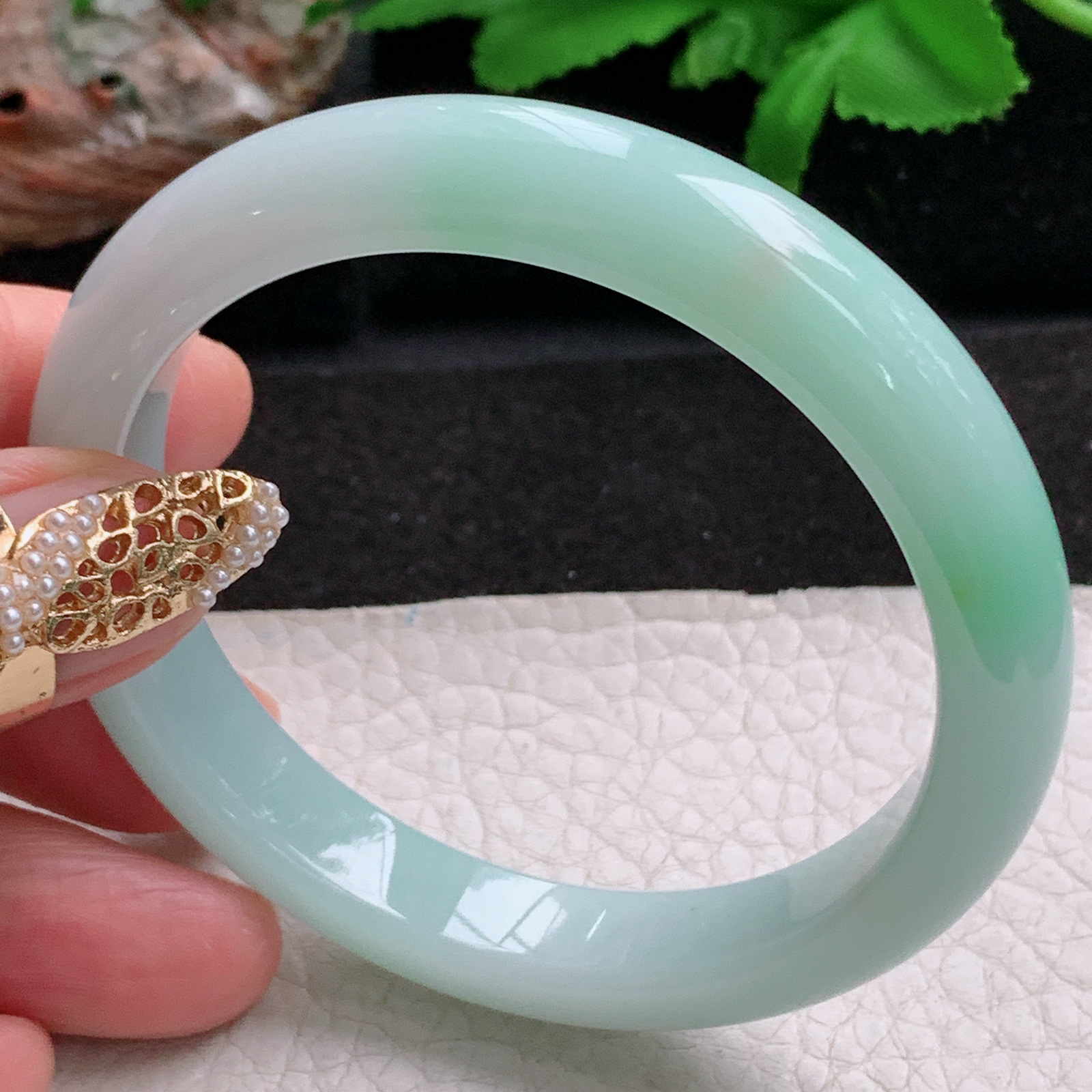 js大圈口63*12.5*7平安镯 天然缅甸翡翠a货手镯飘绿大气正圈玉镯子