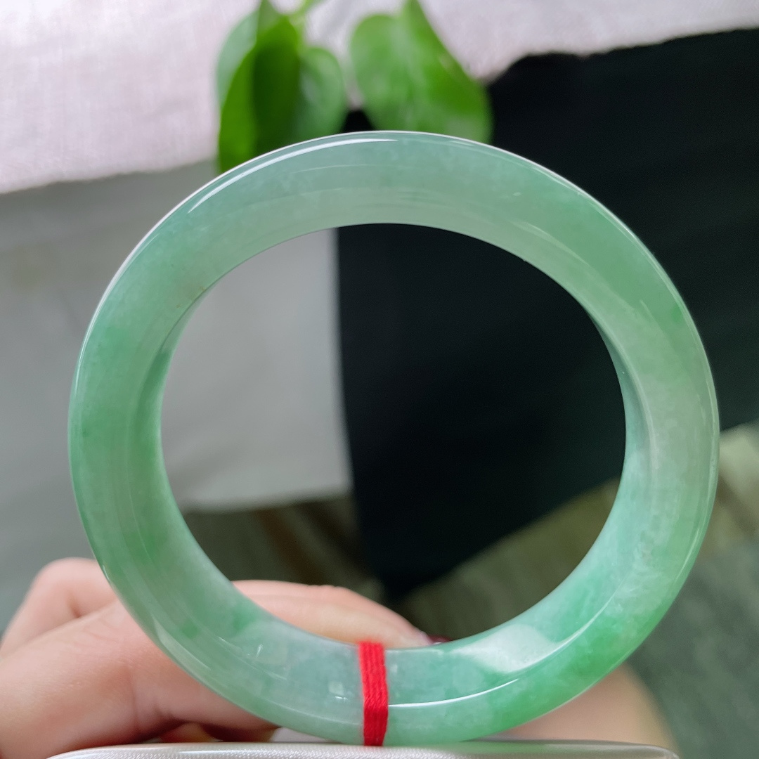 55.4/12.8/8.3，绿底正圈，山染黛，水浮青，一帘新绿洗旧尘。晶体纹，ss50853a