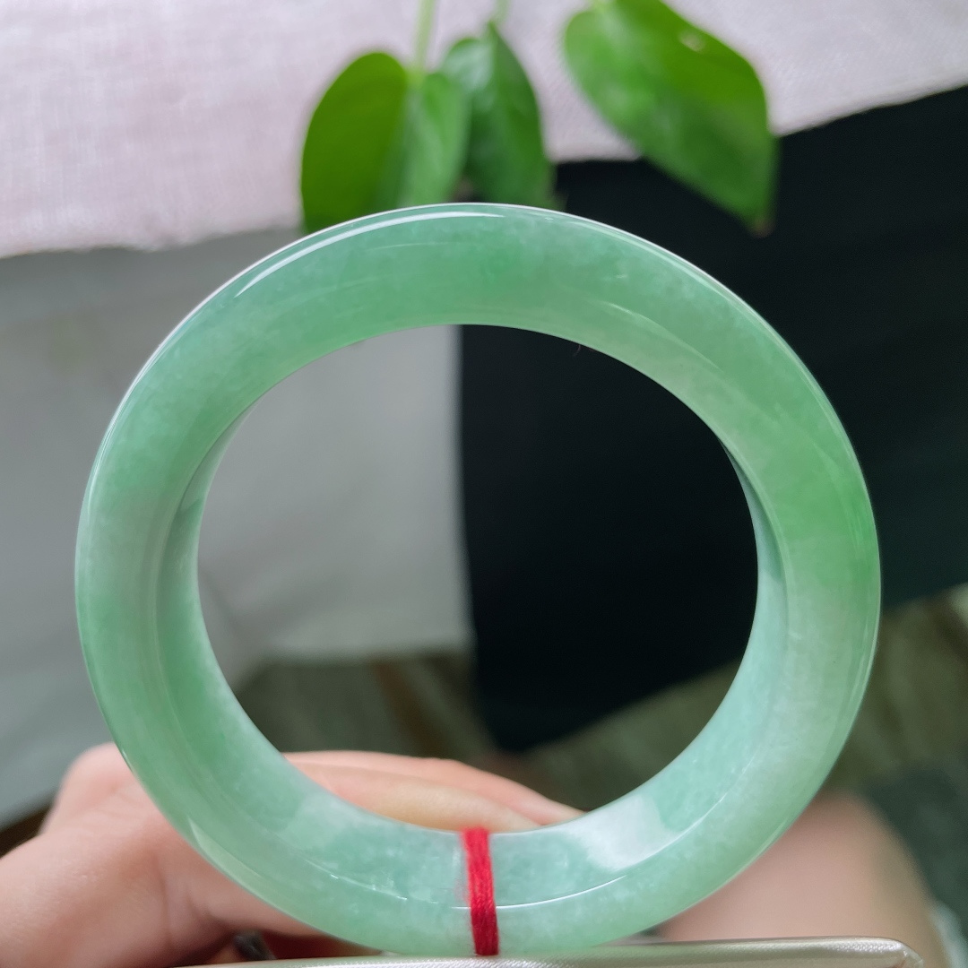 51.8/12.6/8.7绿底正圈，水润，版型好，青春年华，甜美，皮纹，无裂，ss51065a