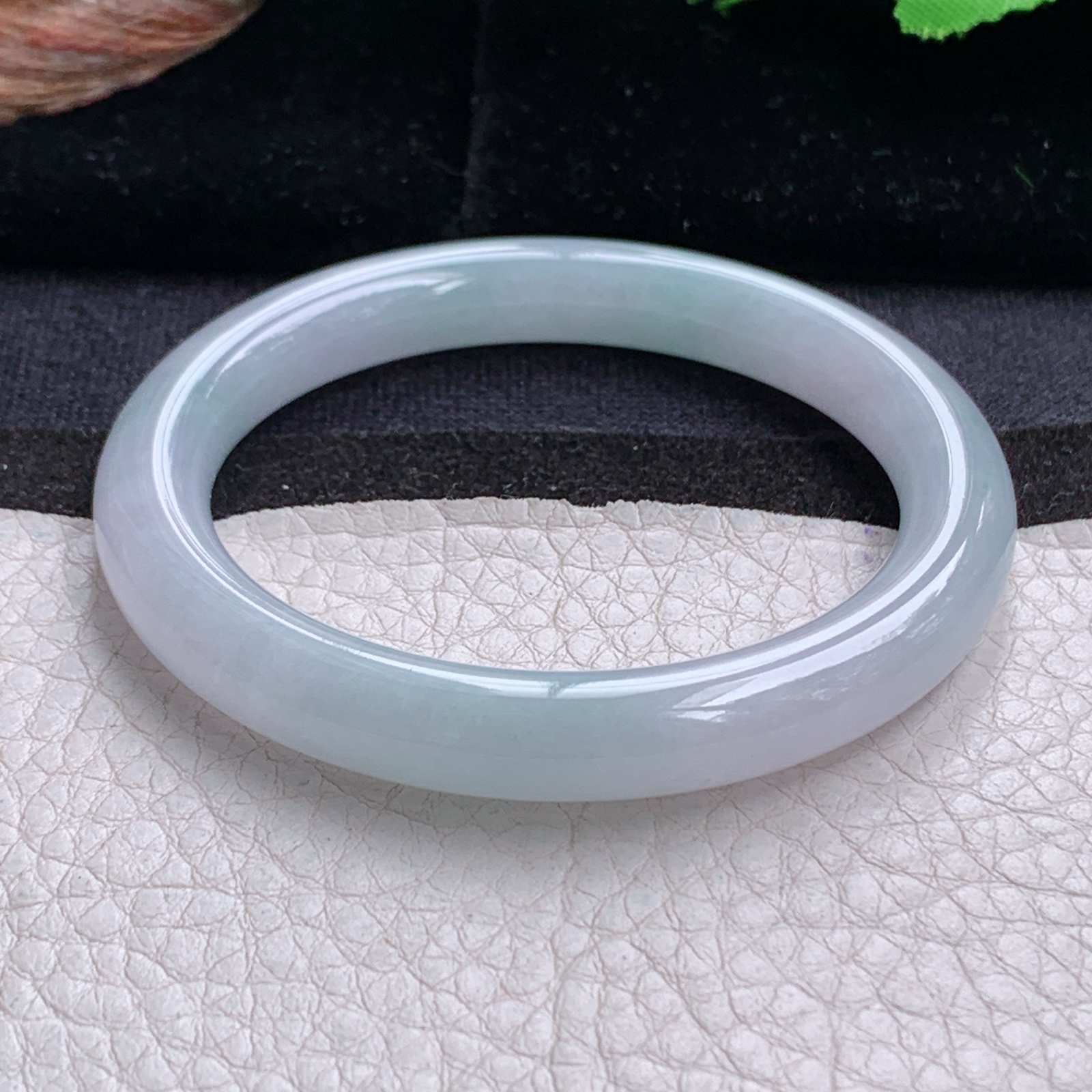 r秀气款51*8.3叮当镯 天然缅甸翡翠a货手镯白月光圆条玉镯子