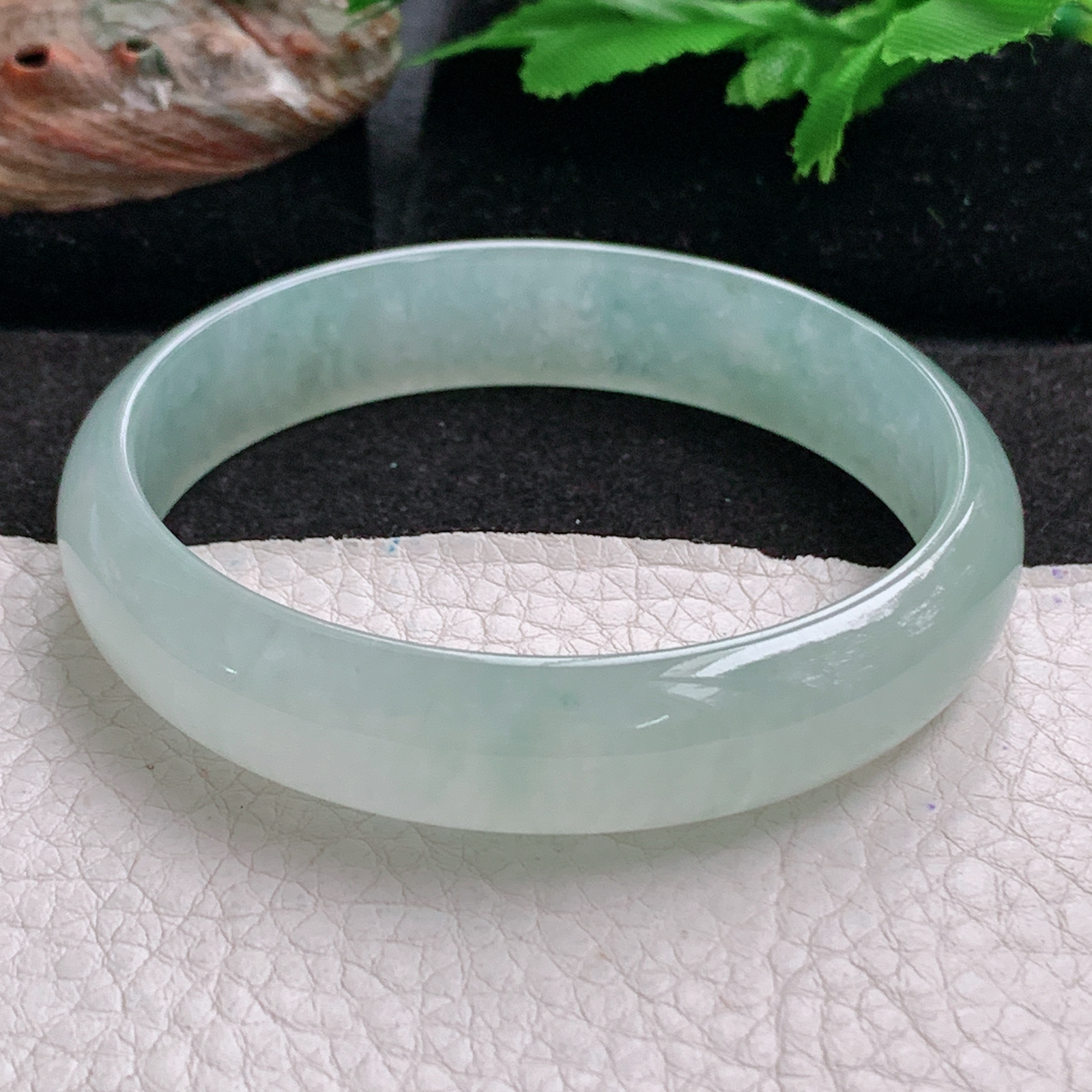 js实拍58.5*13*6.2平安镯 天然缅甸翡翠a货手镯冰种浅绿正圈玉镯子