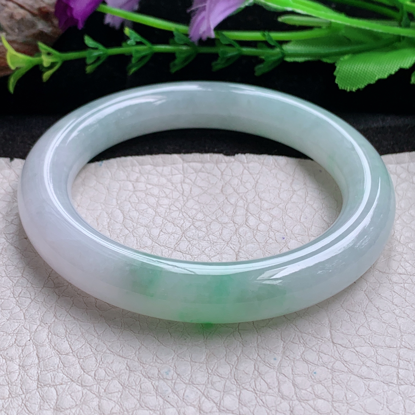 xc实拍56.8*11美人镯 天然缅甸翡翠a货手飘绿圆条玉镯子