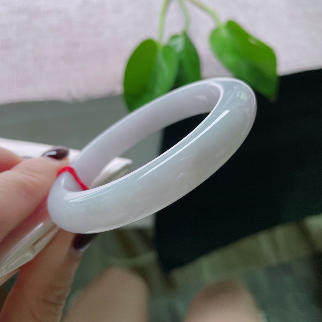 54.6/10.6/8，粉紫正圈，质地温润细腻，干净，素丽清秀，一点皮纹不显，ss51058a