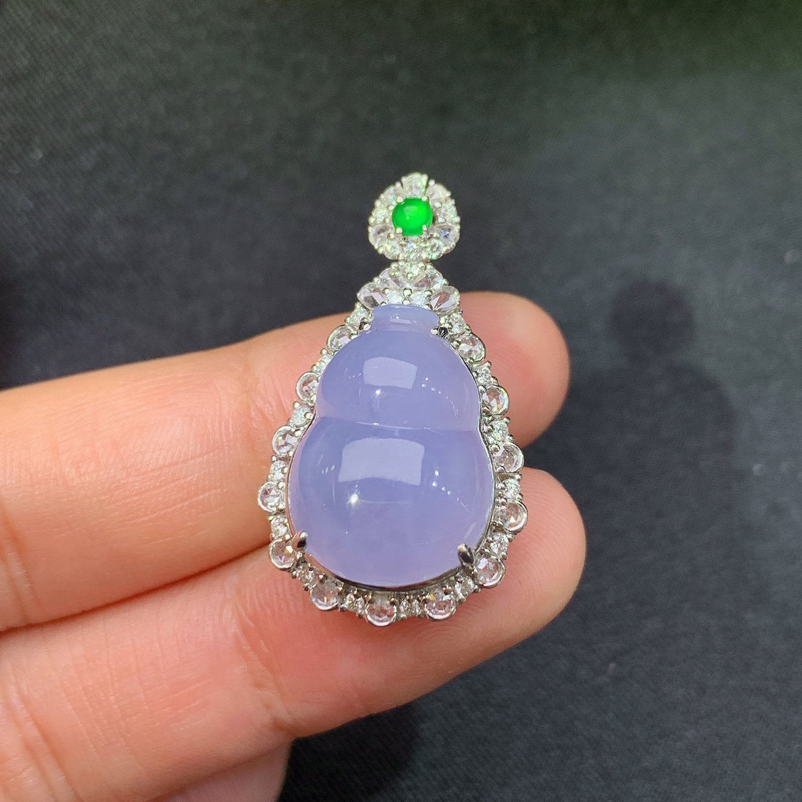 冰紫罗兰葫芦吊坠，18k金镶嵌，温润细腻，色泽浓郁，Ff 尺寸29.8*17.3*10.2