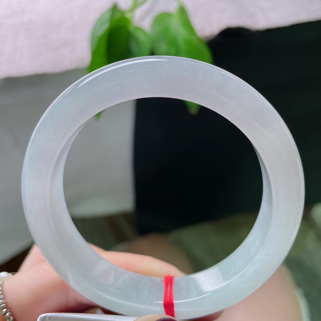 56.2/12.4/8.6晴底正圈，微紫底，种老，清润通透，心素如简，静若幽兰。无裂，ss49461