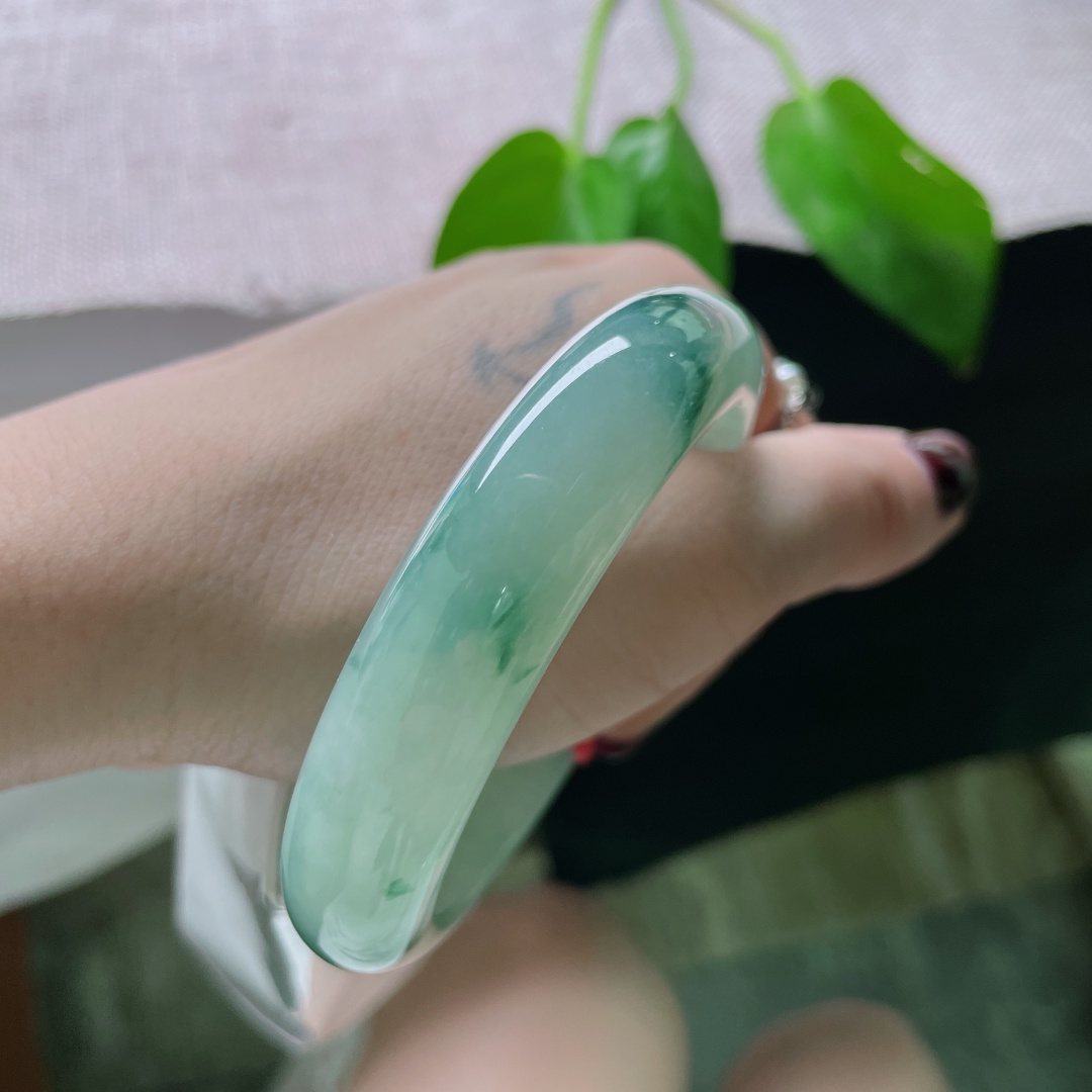 56.8/13.4/8.7飘花正圈，无裂，ss51064a