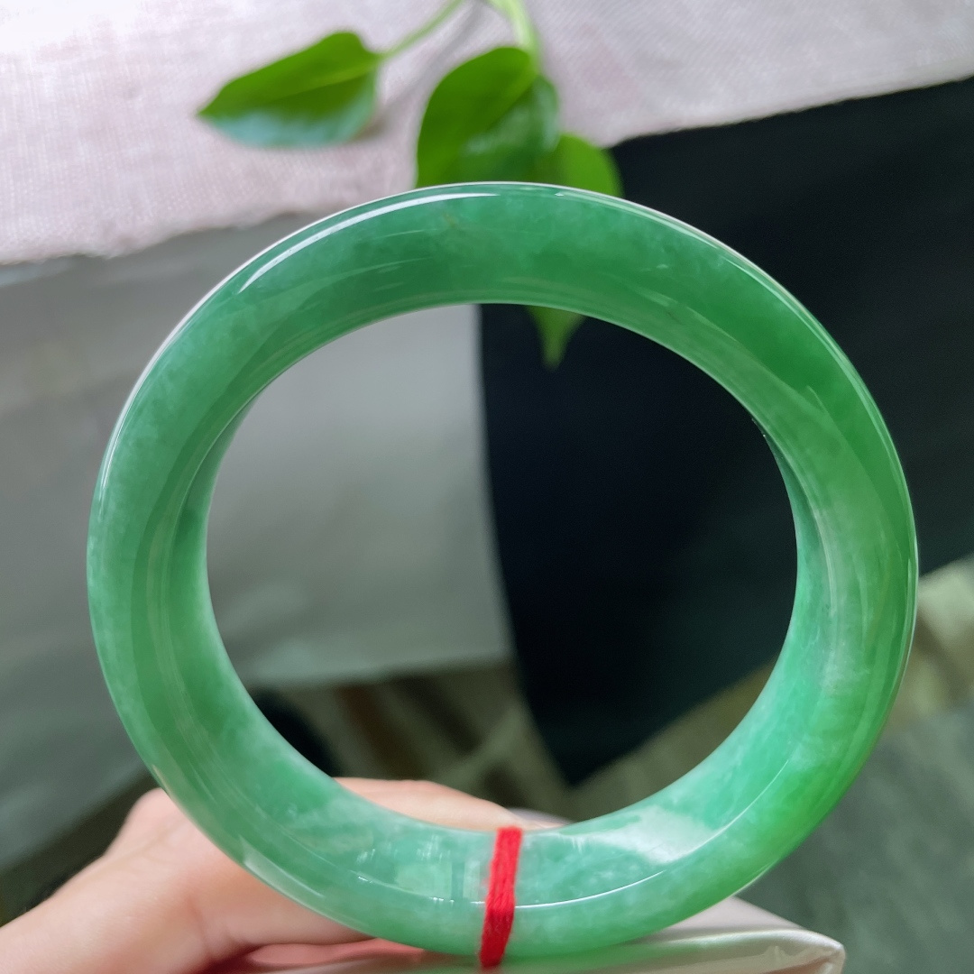 60.7/13.8/9.9，绿底正圈，大圈口，一方绿底，养一方山水。一点皮纹，ss49957a