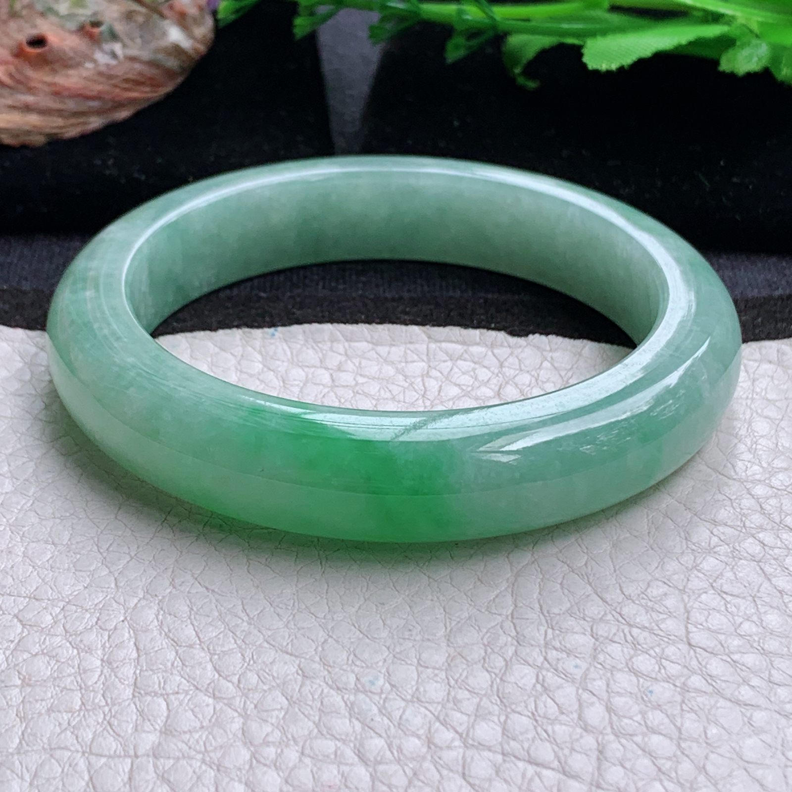 xc大圈口60*12.6*9.8平安镯 天然缅甸翡翠a货手辣绿厚装大气正圈玉镯子