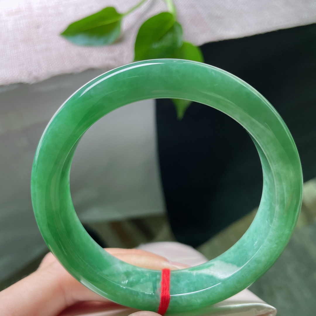 60.7/13.8/9.9，绿底正圈，大圈口，一方绿底，养一方山水。一点皮纹，ss49957a