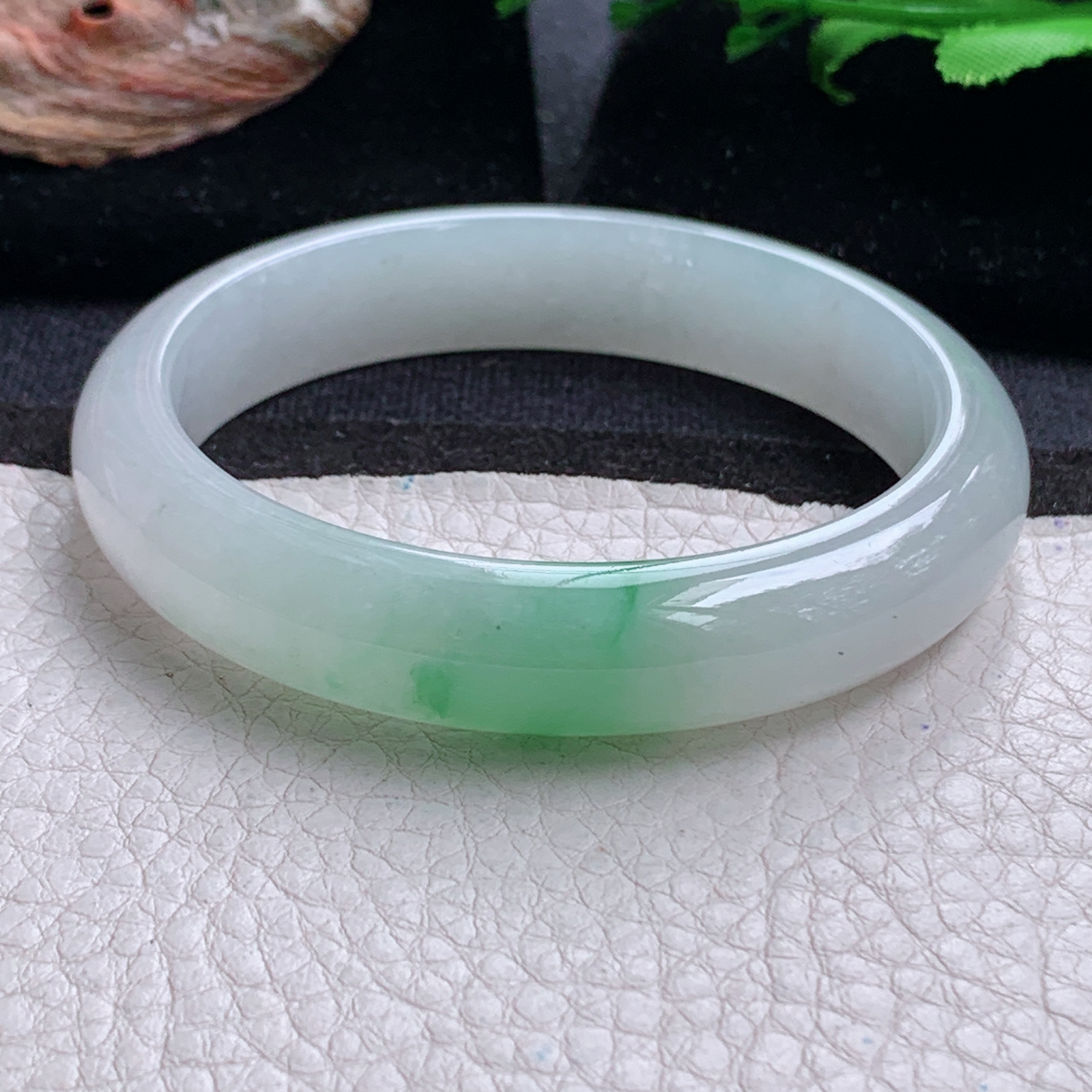 js白底青款56.5*12.2*7.3平安镯 天然缅甸翡翠a货手镯飘绿冰胶正圈玉镯子